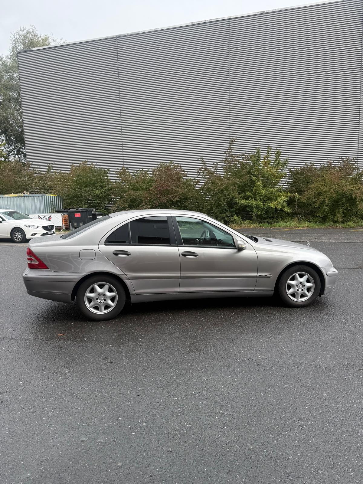 MERCEDES-BENZ C 220 CDI Classic-image-5