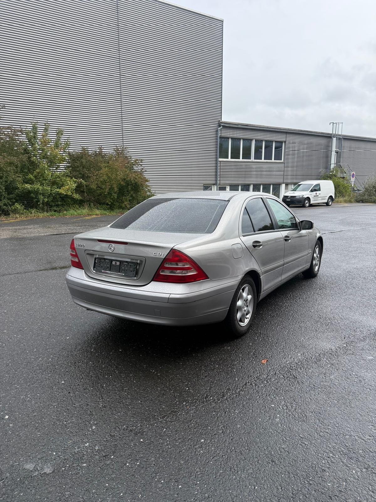 MERCEDES-BENZ C 220 CDI Classic-image-2