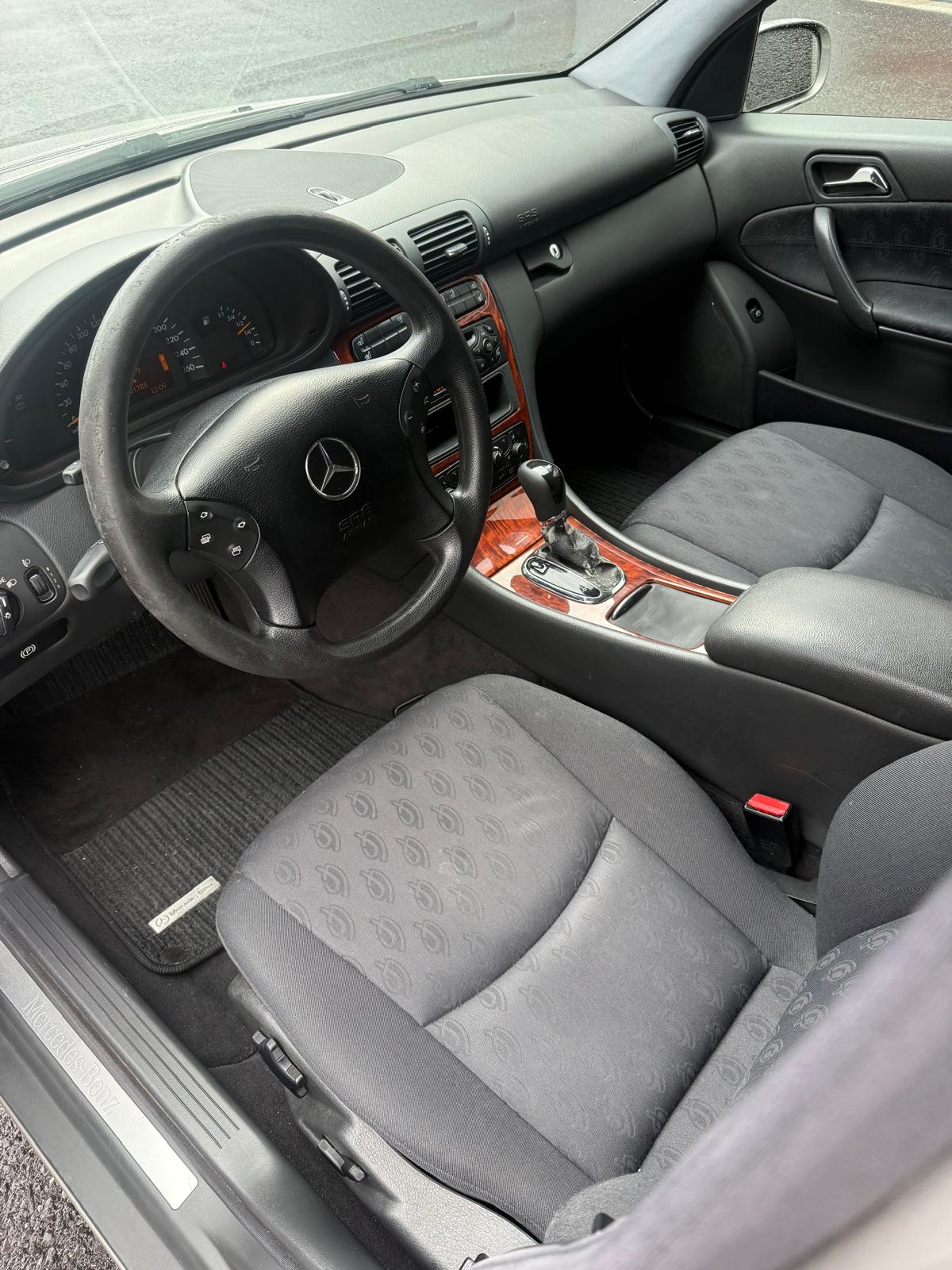 MERCEDES-BENZ C 220 CDI Classic-image-6