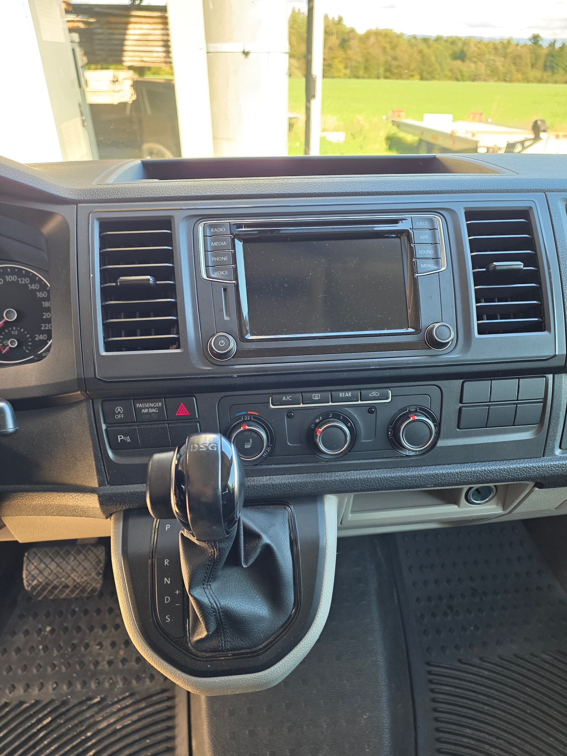VW T6 2.0 TDI DSG-image-9