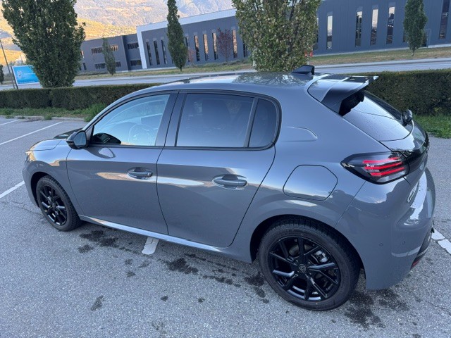 PEUGEOT 208 1.2 MHEV 110 Allure-image-5