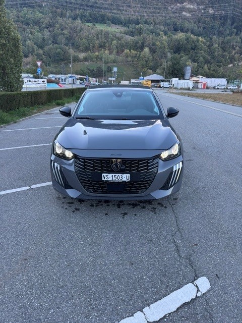 PEUGEOT 208 1.2 MHEV 110 Allure-image-0