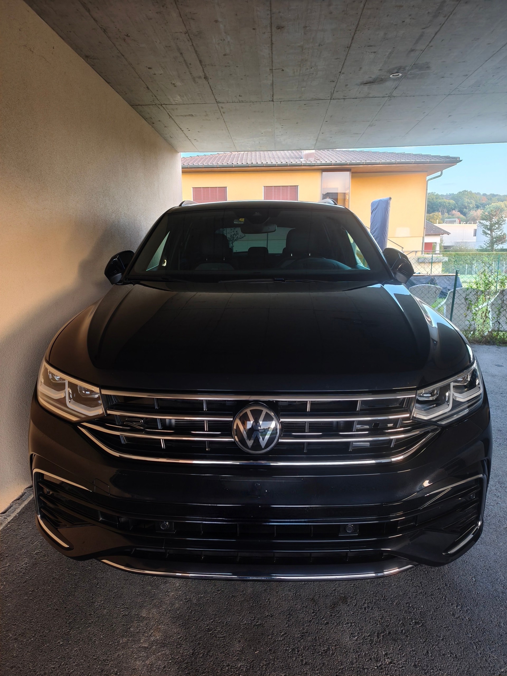 VW Tiguan 2.0 TSI R-Line DSG-image-0