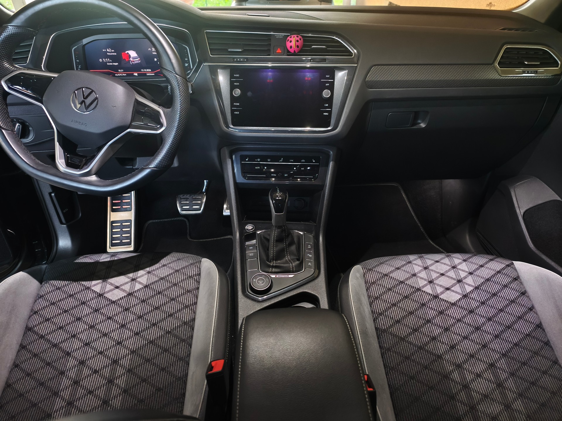 VW Tiguan 2.0 TSI R-Line DSG-image-3