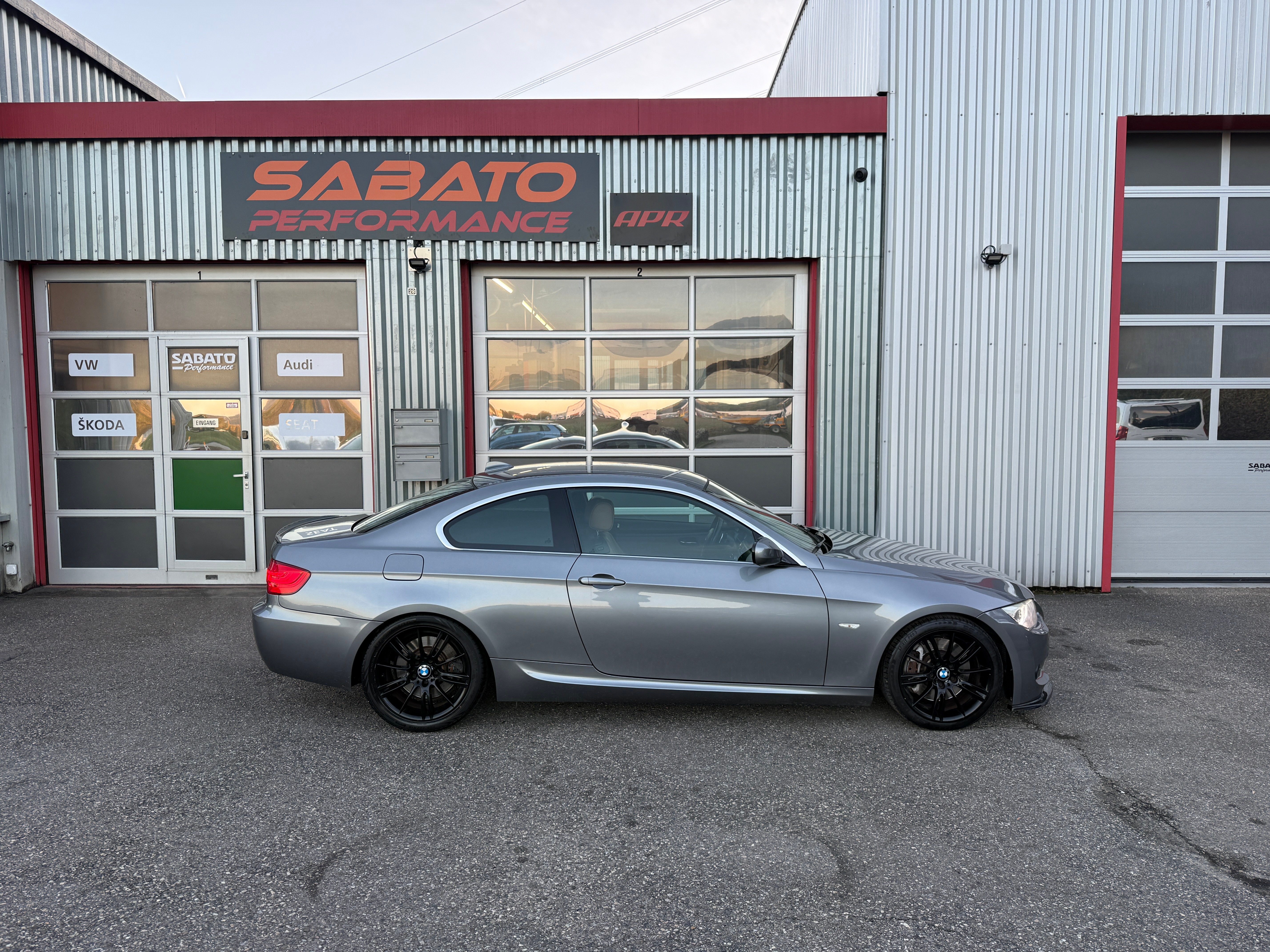 Car photo