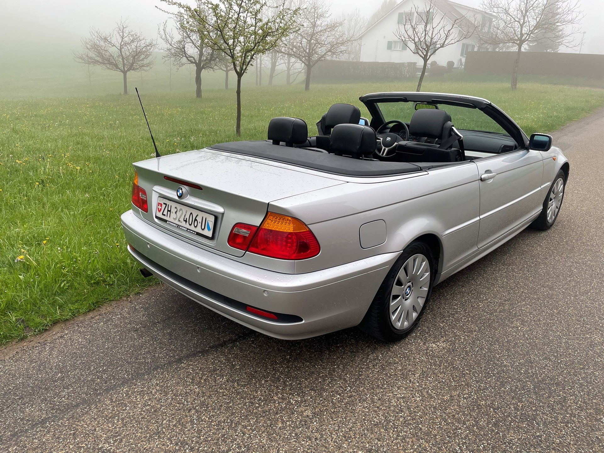 BMW 318Ci Cabriolet-image-1