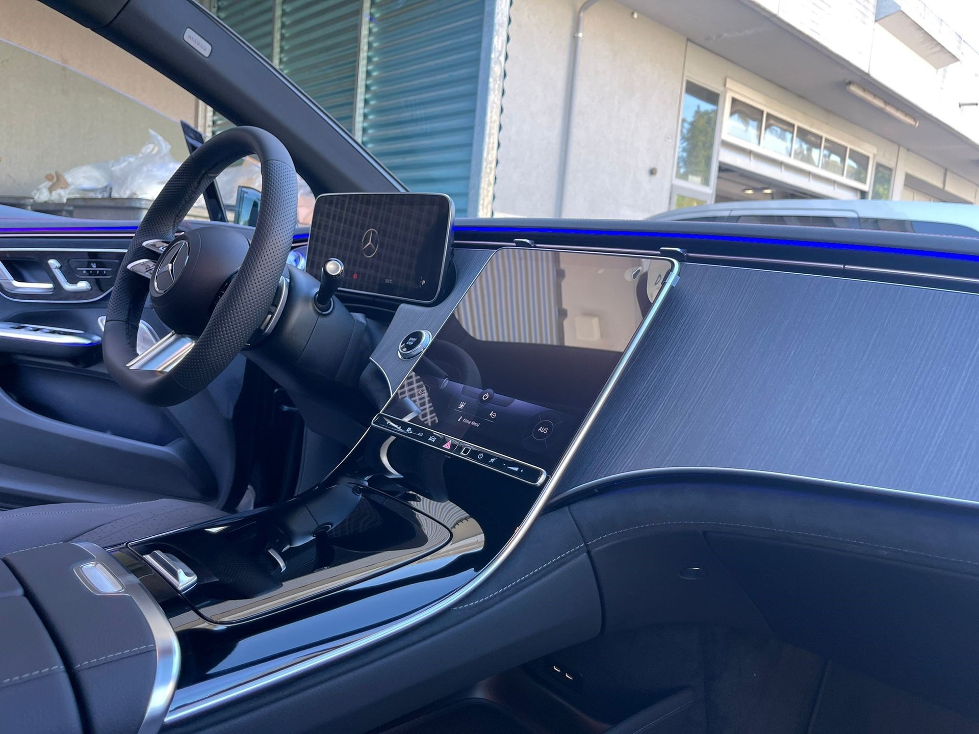 MERCEDES-BENZ EQE 500 4 Matic-image-8