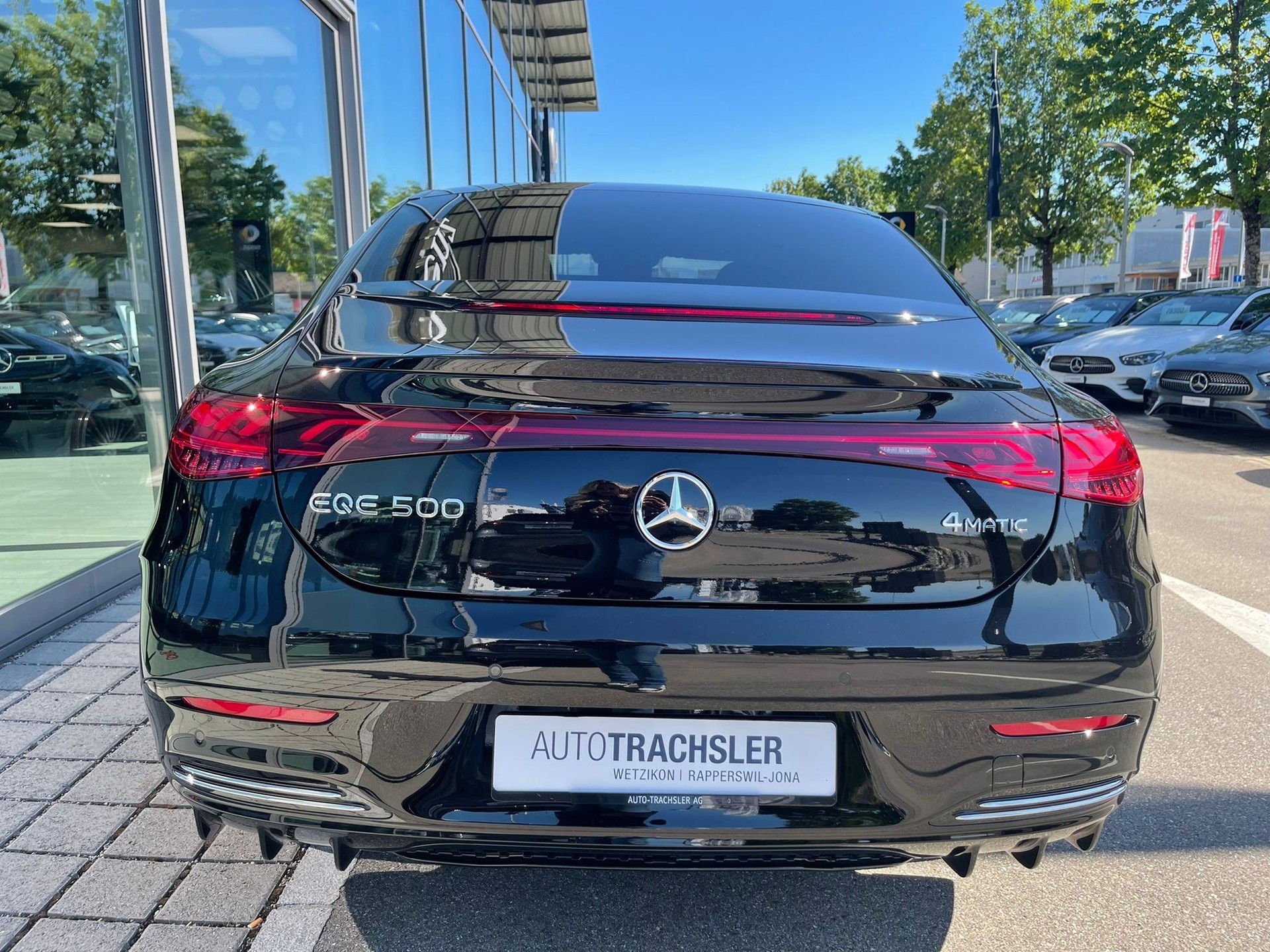 MERCEDES-BENZ EQE 500 4 Matic-image-4