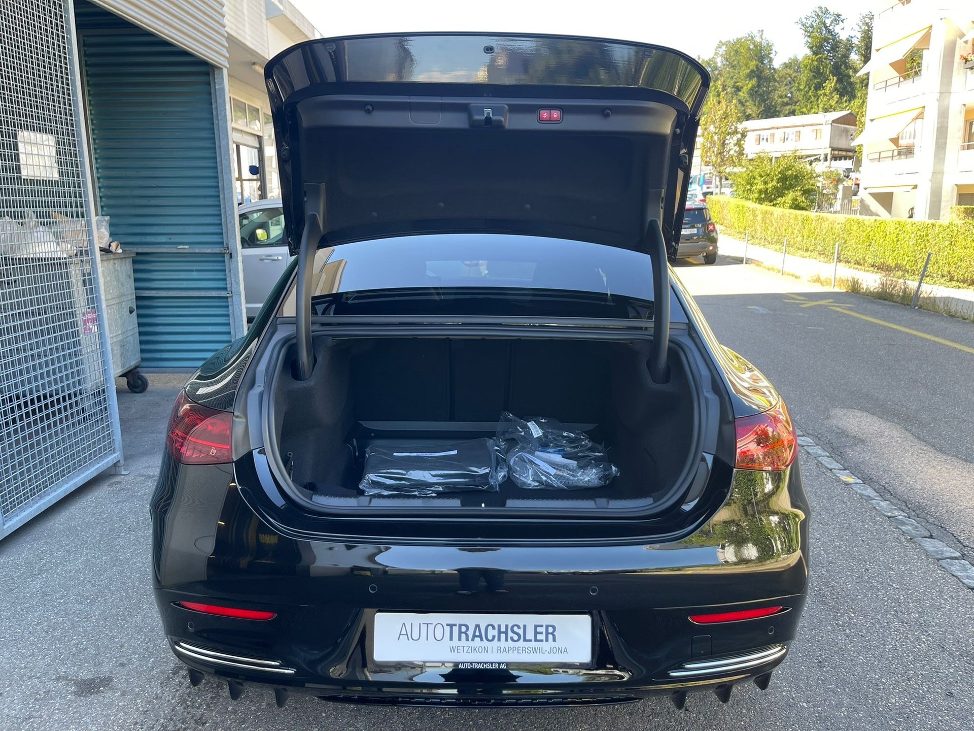 MERCEDES-BENZ EQE 500 4 Matic-image-5