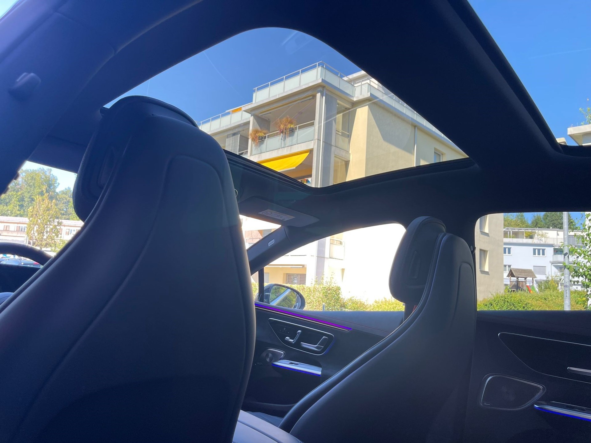 MERCEDES-BENZ EQE 500 4 Matic-image-10