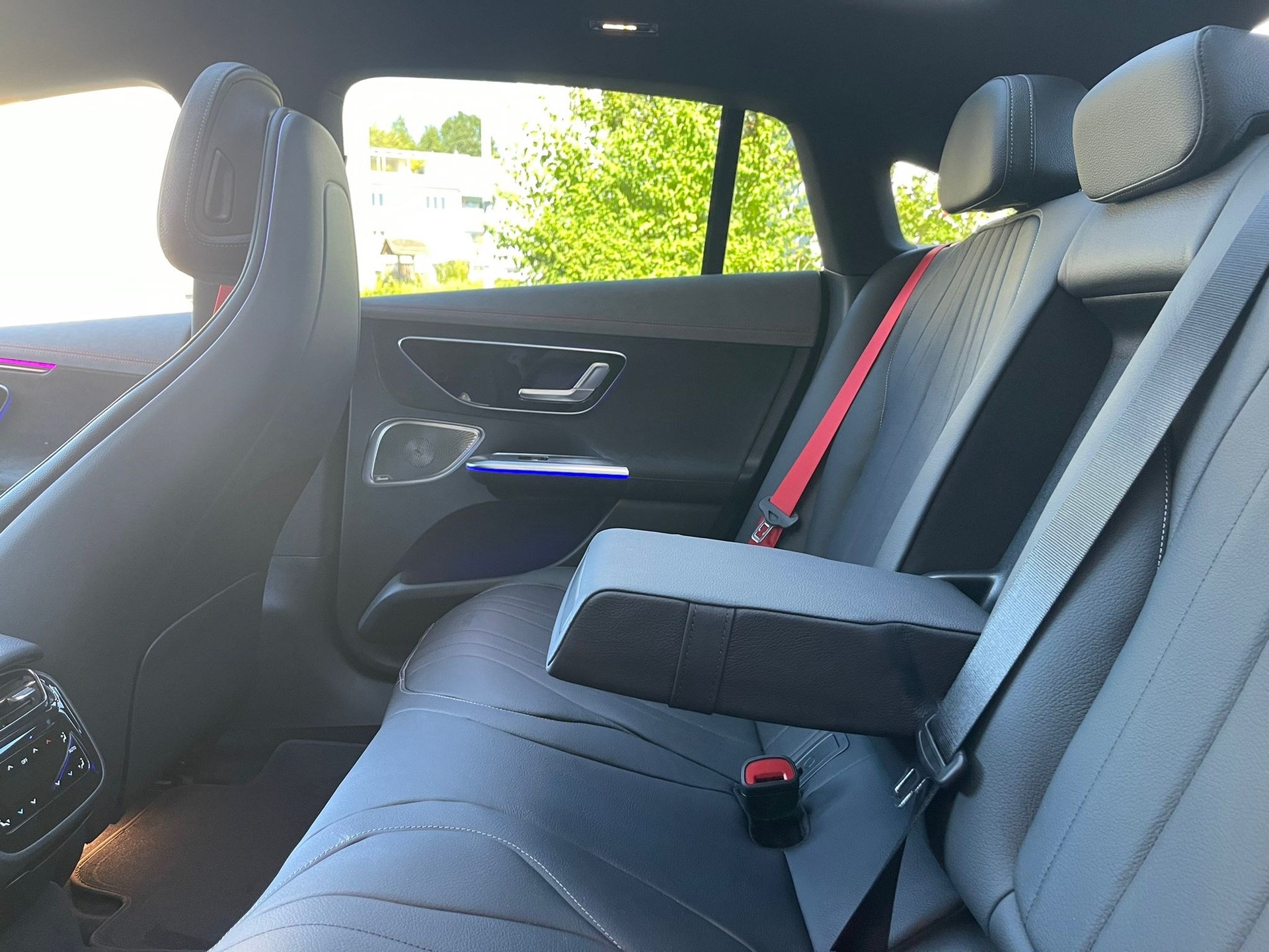 MERCEDES-BENZ EQE 500 4 Matic-image-7