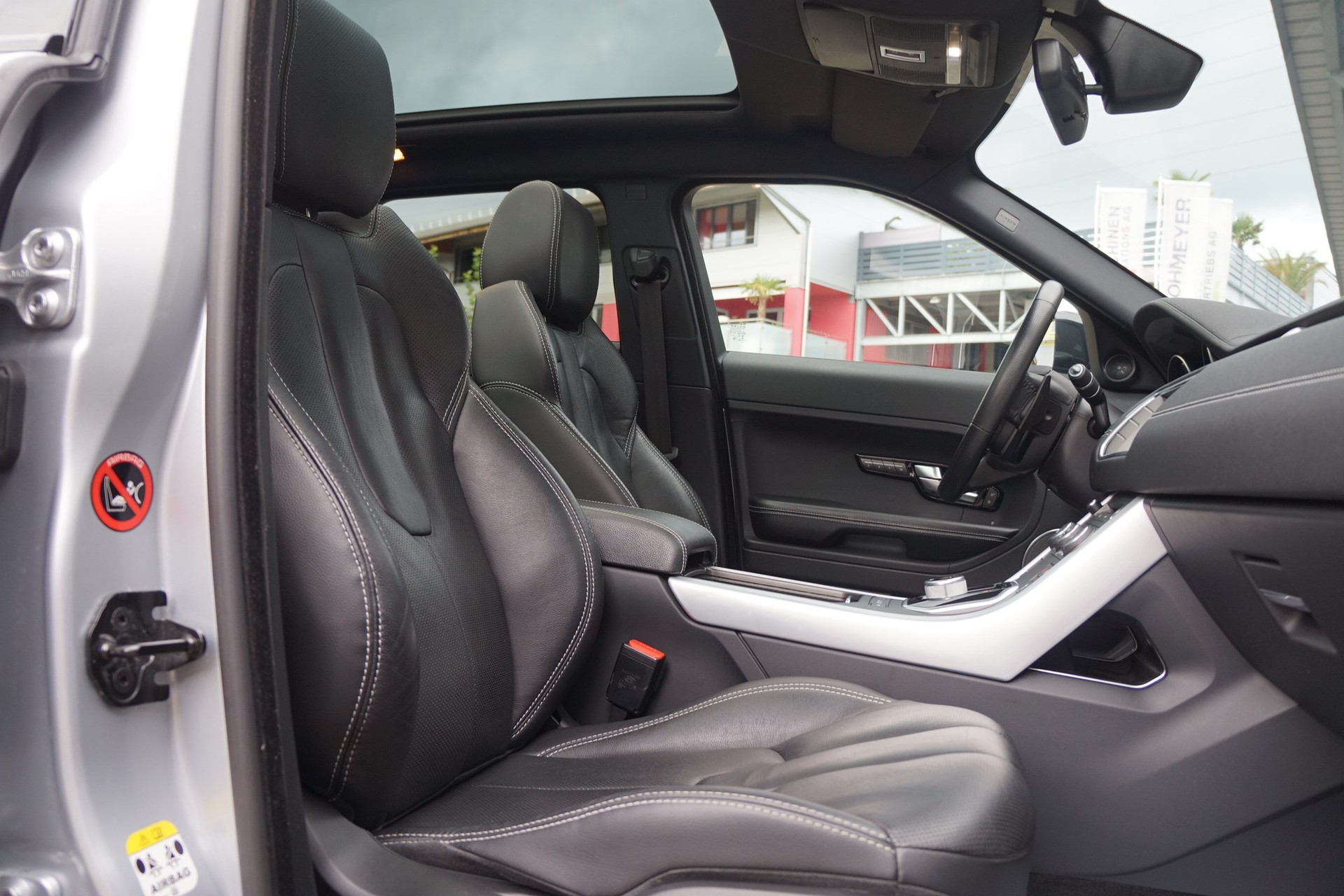 LAND ROVER Range Rover Evoque 2.2 SD4 Dynamic AT9-image-7