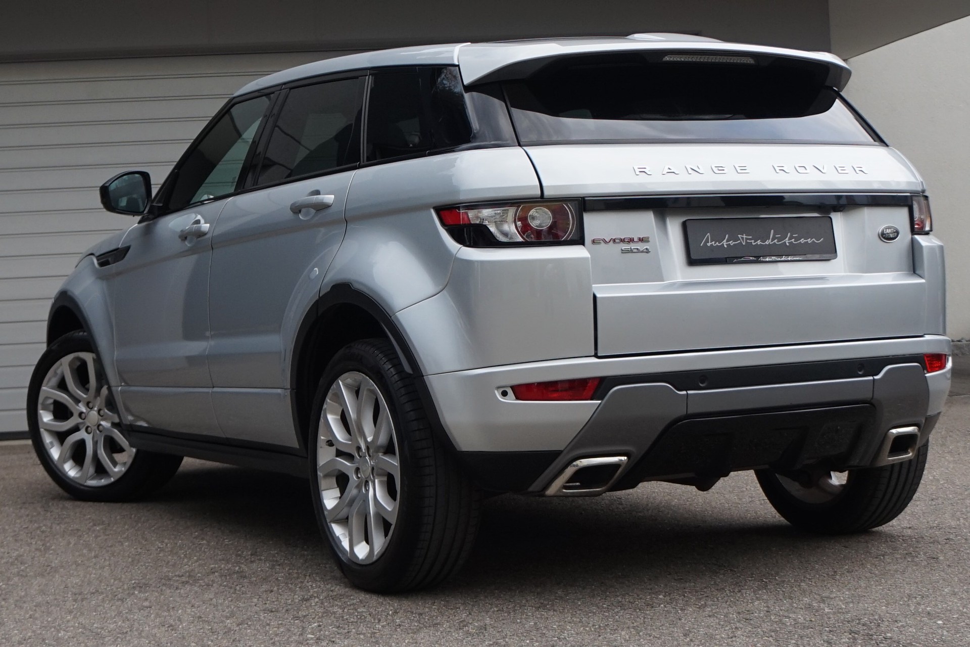 LAND ROVER Range Rover Evoque 2.2 SD4 Dynamic AT9-image-3