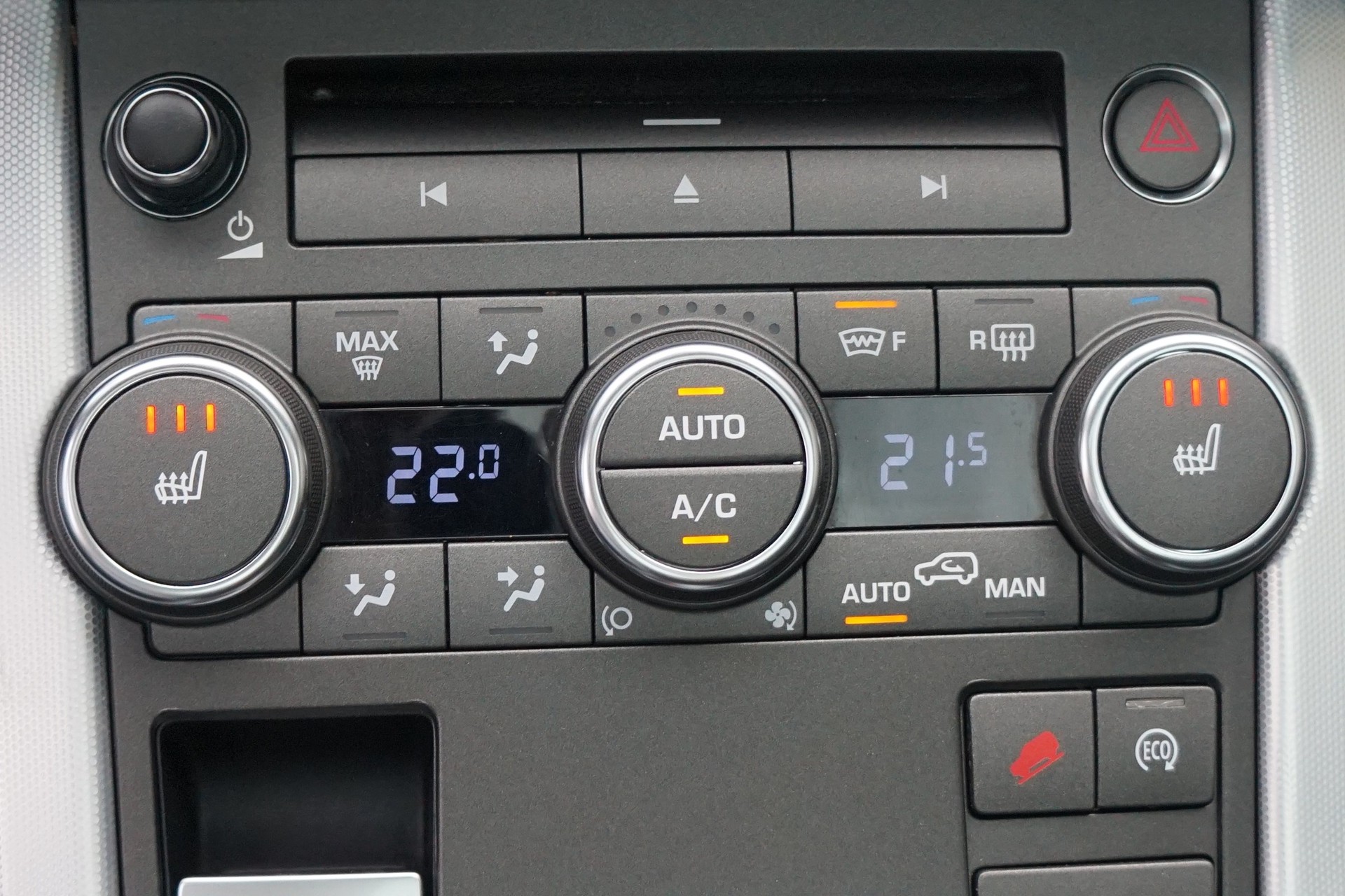 LAND ROVER Range Rover Evoque 2.2 SD4 Dynamic AT9-image-17