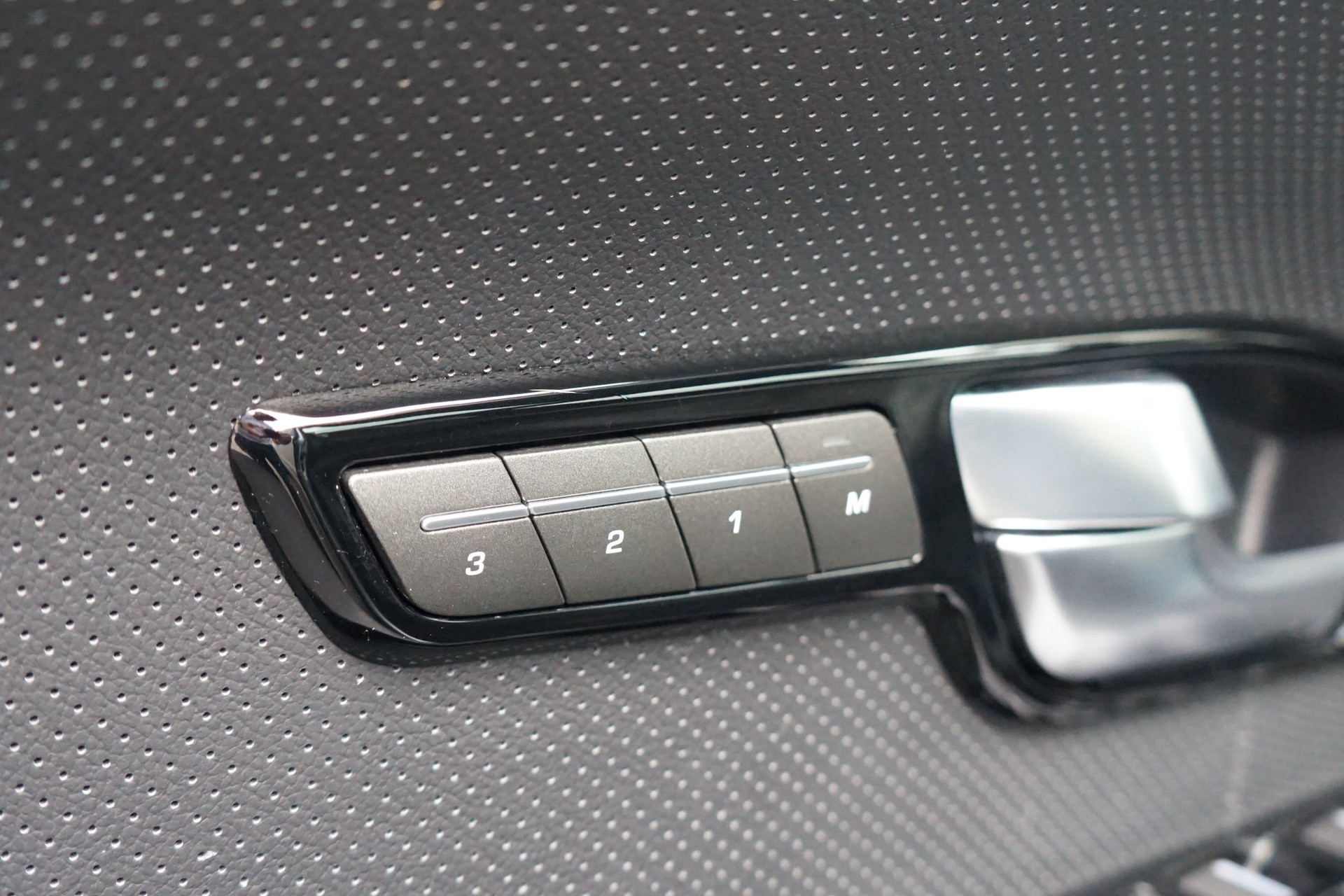 LAND ROVER Range Rover Evoque 2.2 SD4 Dynamic AT9-image-13