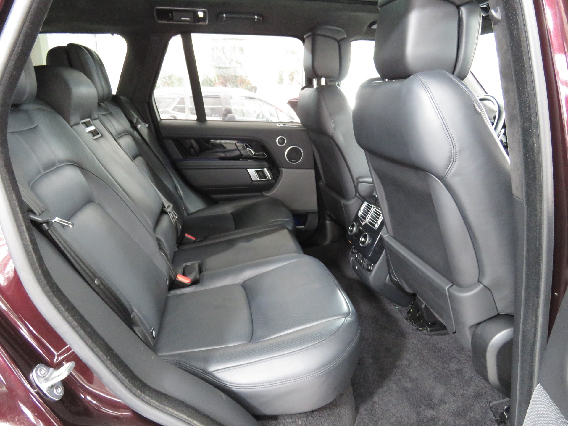 LAND ROVER Range Rover 2.0 Si4 P400e PHEV Autobiography (AHK 2.5 t, Automat)-image-12
