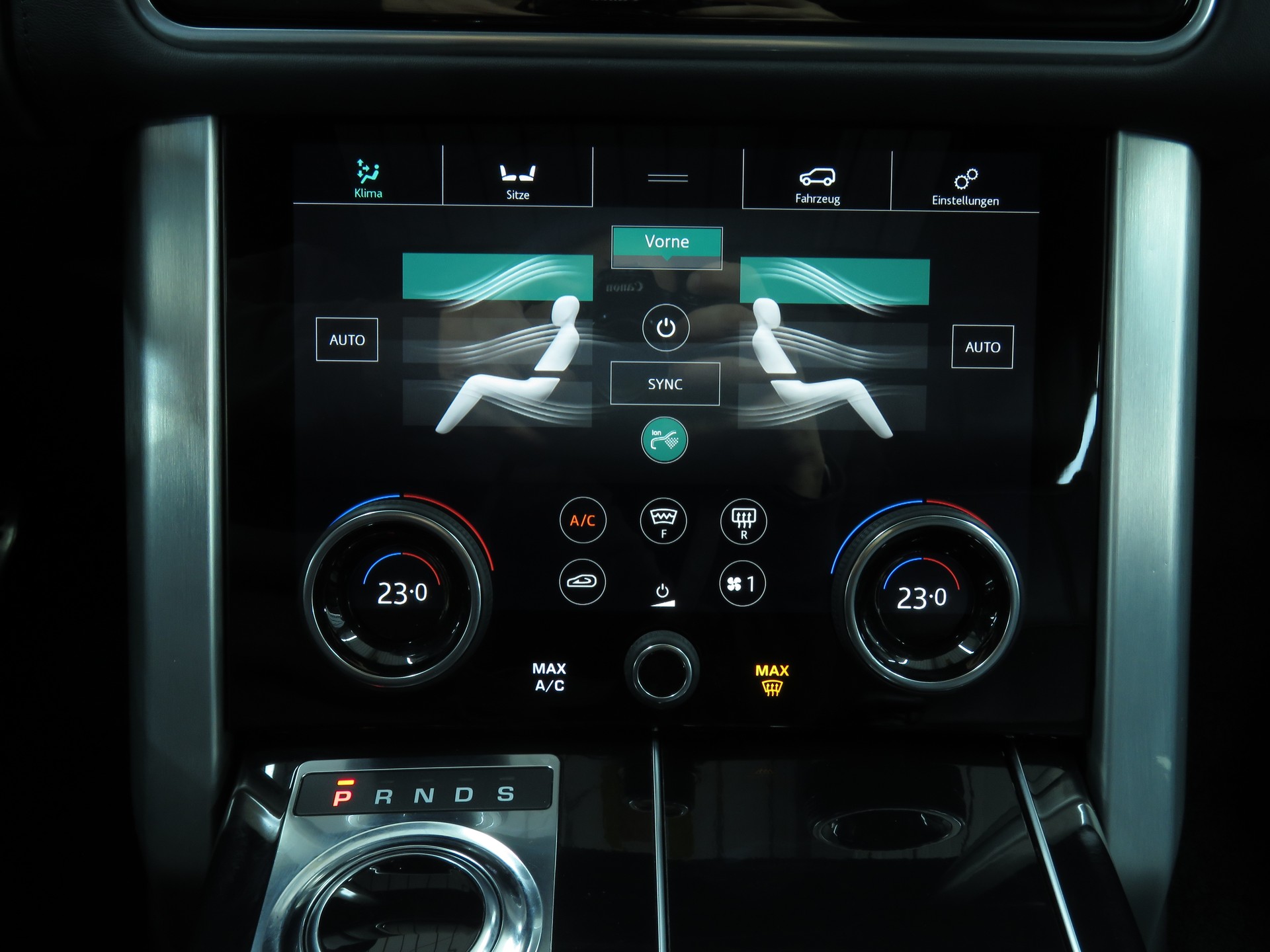 LAND ROVER Range Rover 2.0 Si4 P400e PHEV Autobiography (AHK 2.5 t, Automat)-image-19