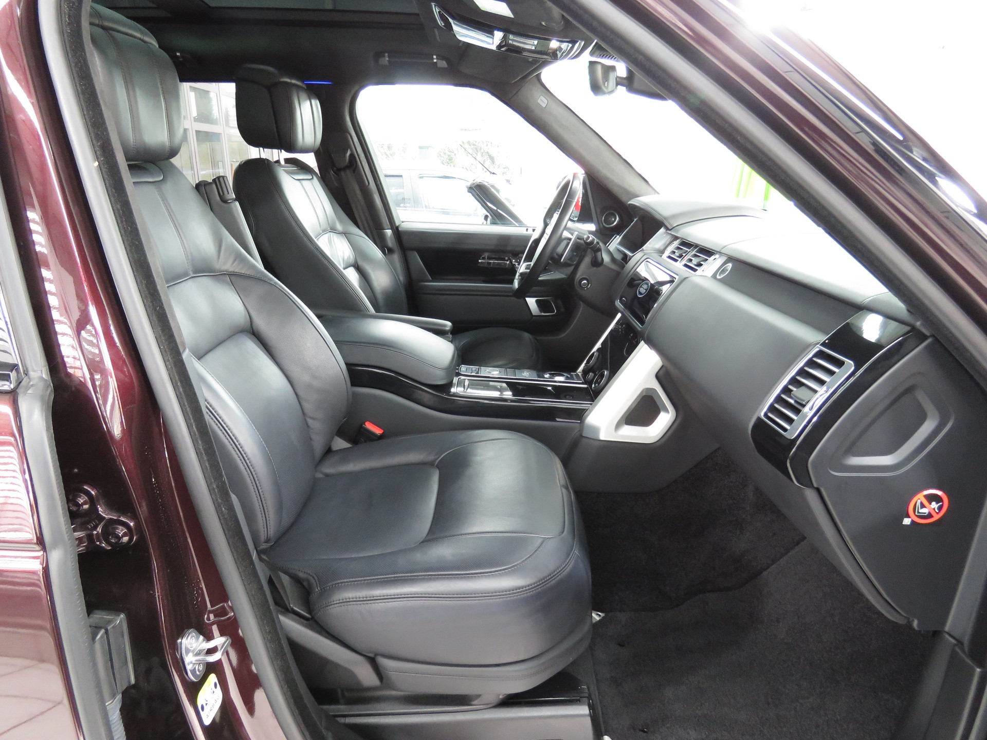 LAND ROVER Range Rover 2.0 Si4 P400e PHEV Autobiography (AHK 2.5 t, Automat)-image-11