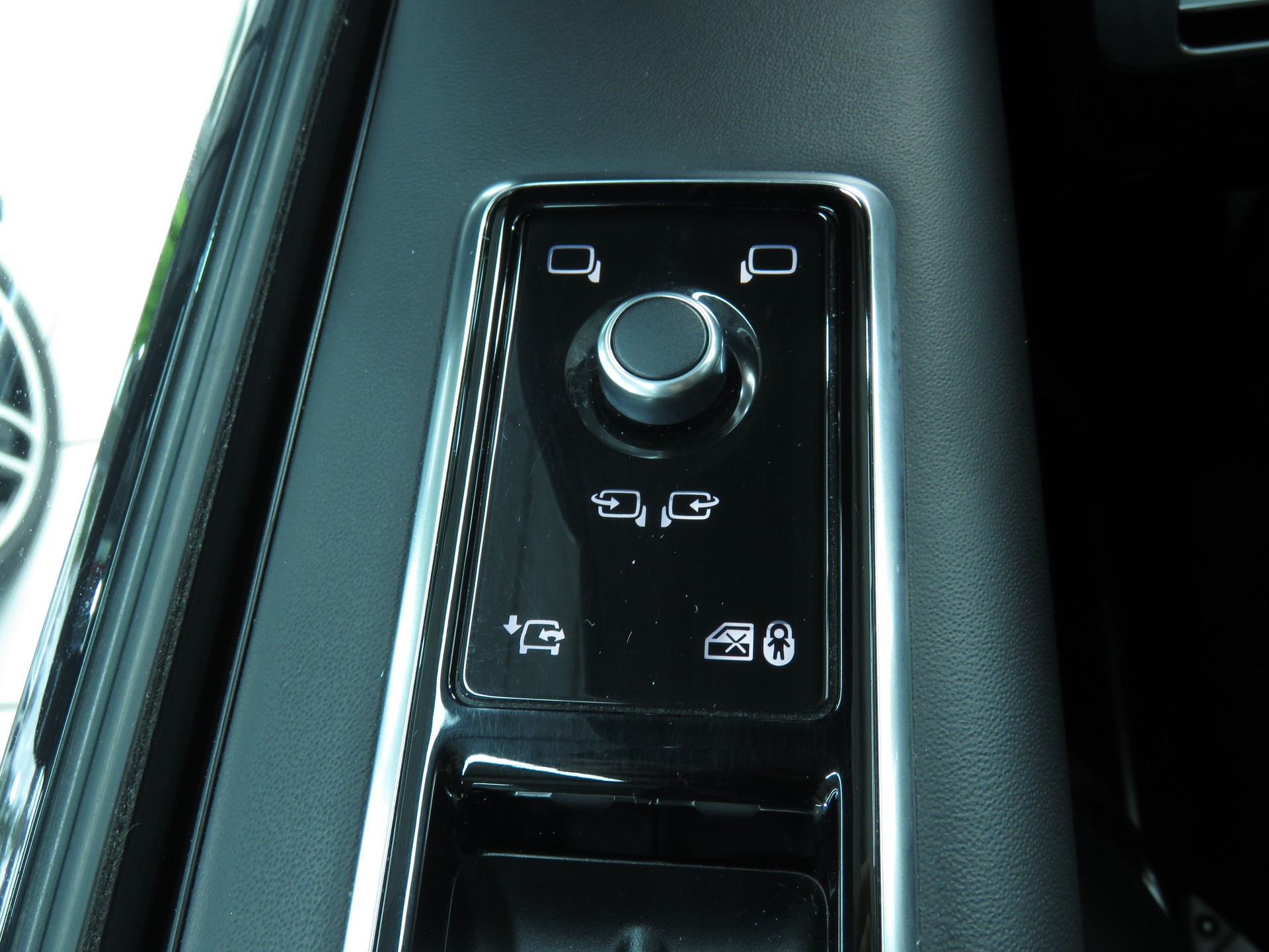 LAND ROVER Range Rover 2.0 Si4 P400e PHEV Autobiography (AHK 2.5 t, Automat)-image-26