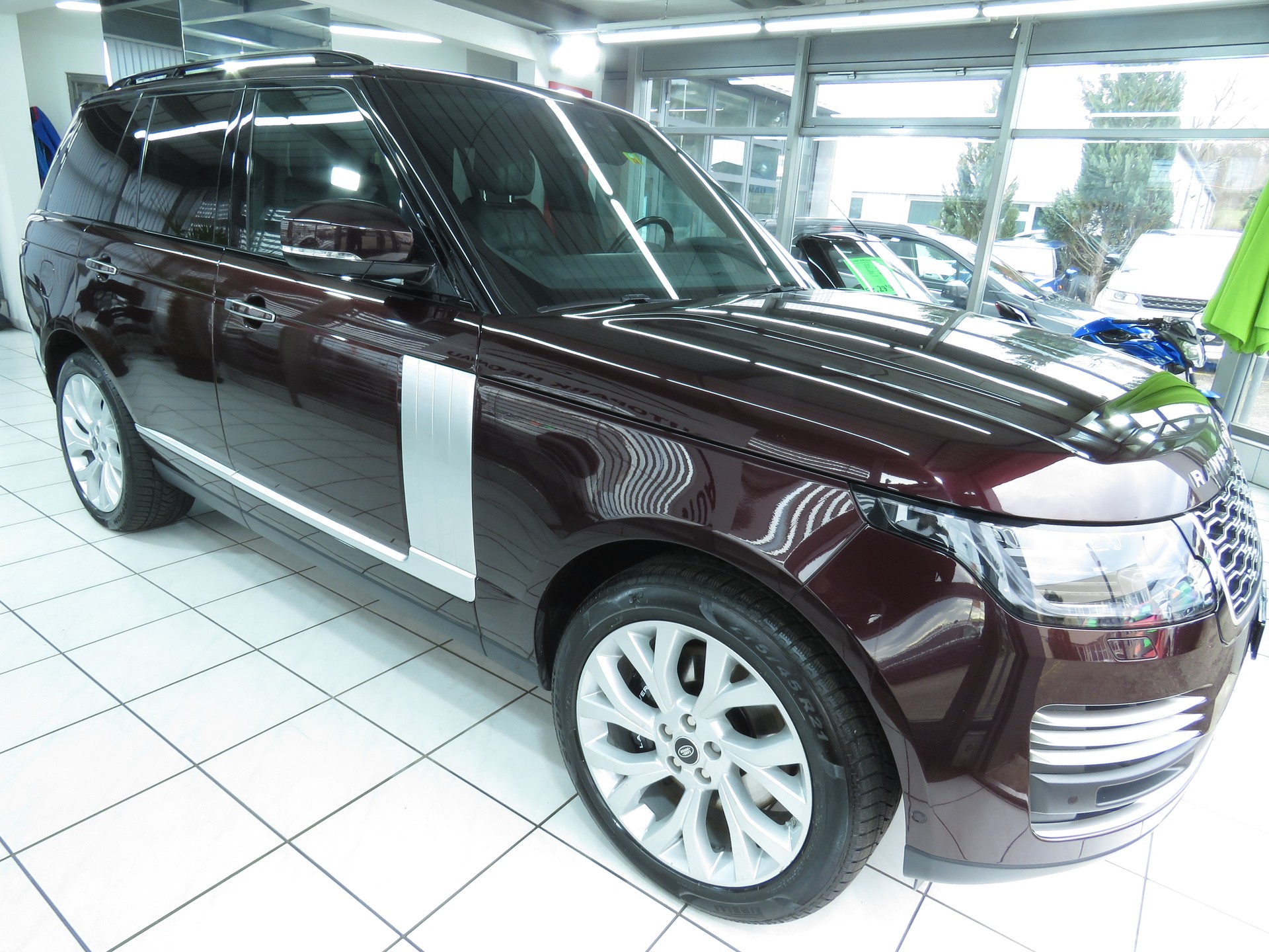 LAND ROVER Range Rover 2.0 Si4 P400e PHEV Autobiography (AHK 2.5 t, Automat)-image-2