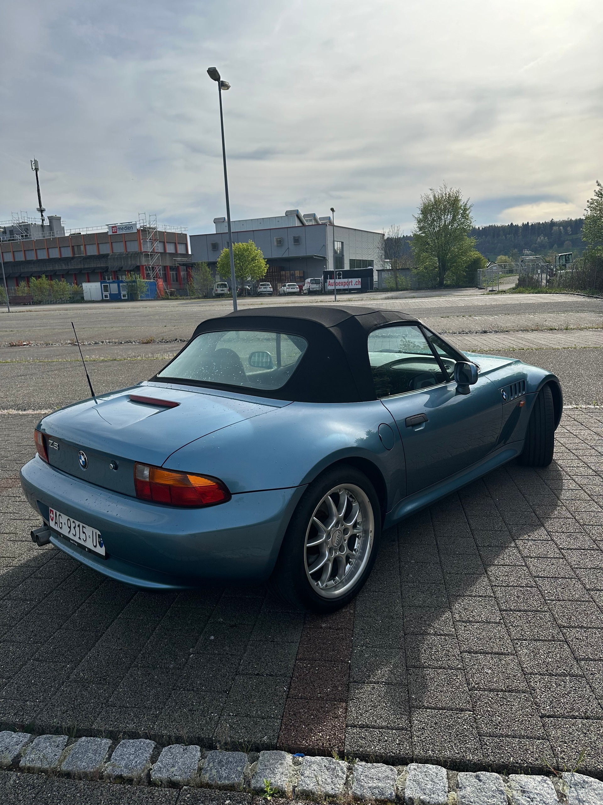 BMW Z3 2.8i Roadster-image-12