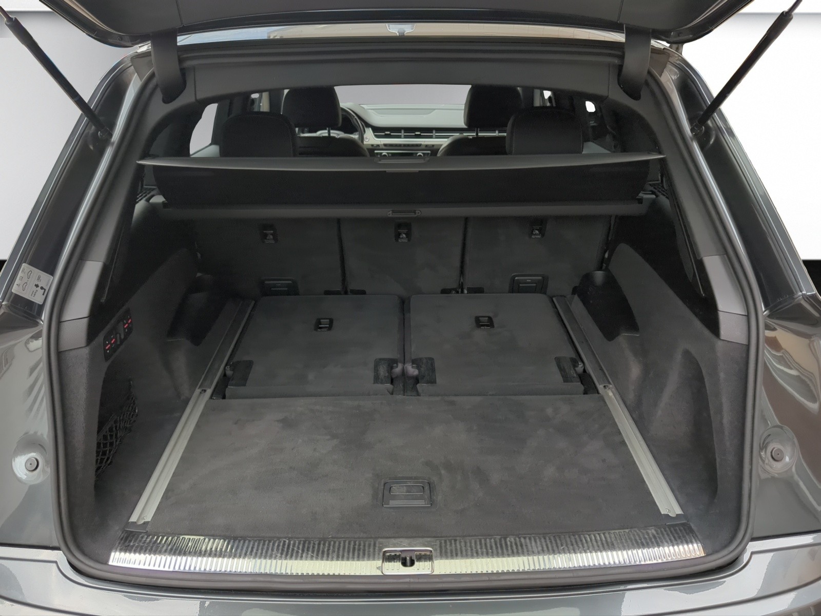 AUDI SQ7 4.0 TDI quattro tiptronic-image-17