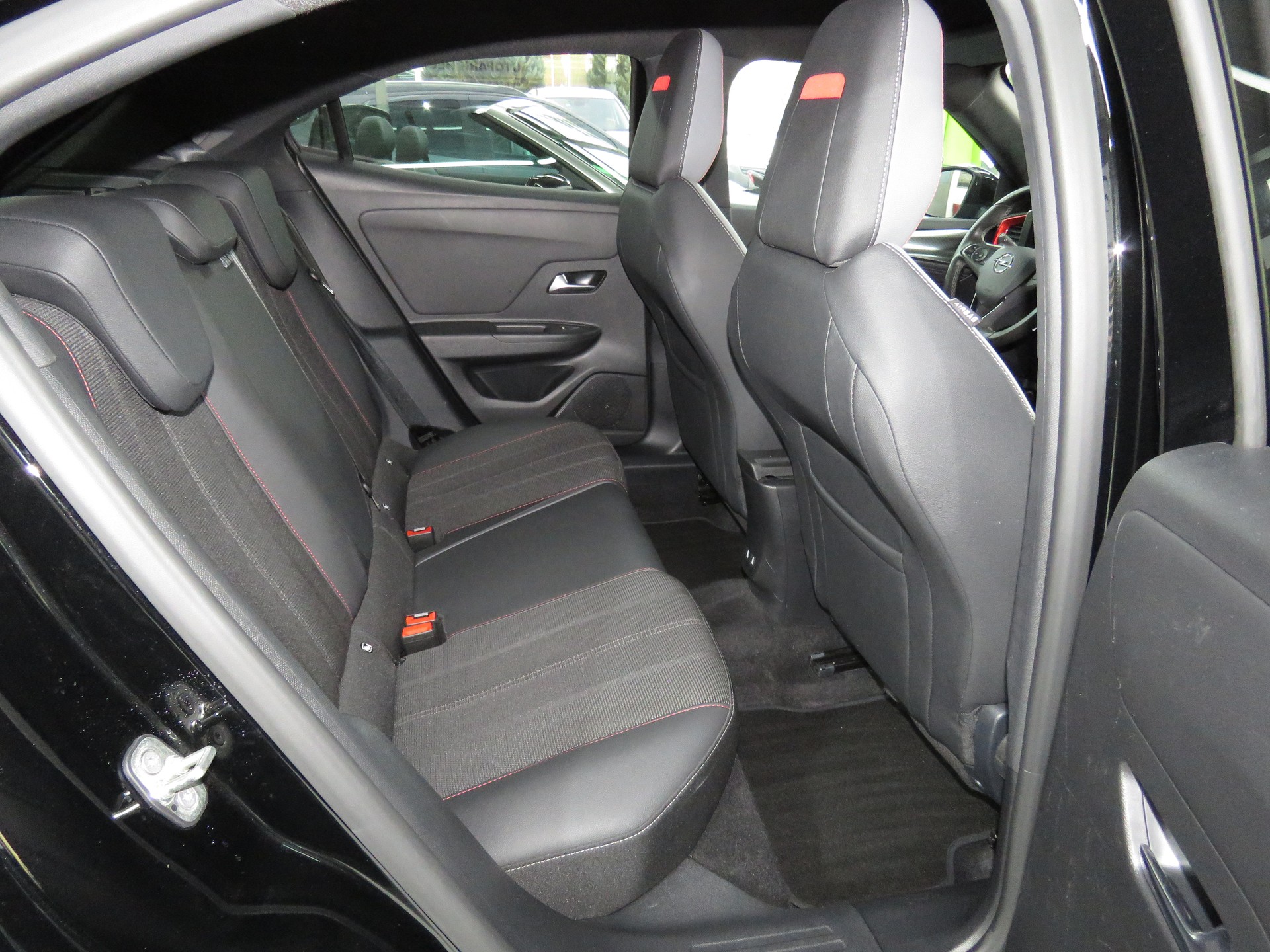 OPEL Mokka 1.2 Direct Injection Turbo GS Automat-image-12