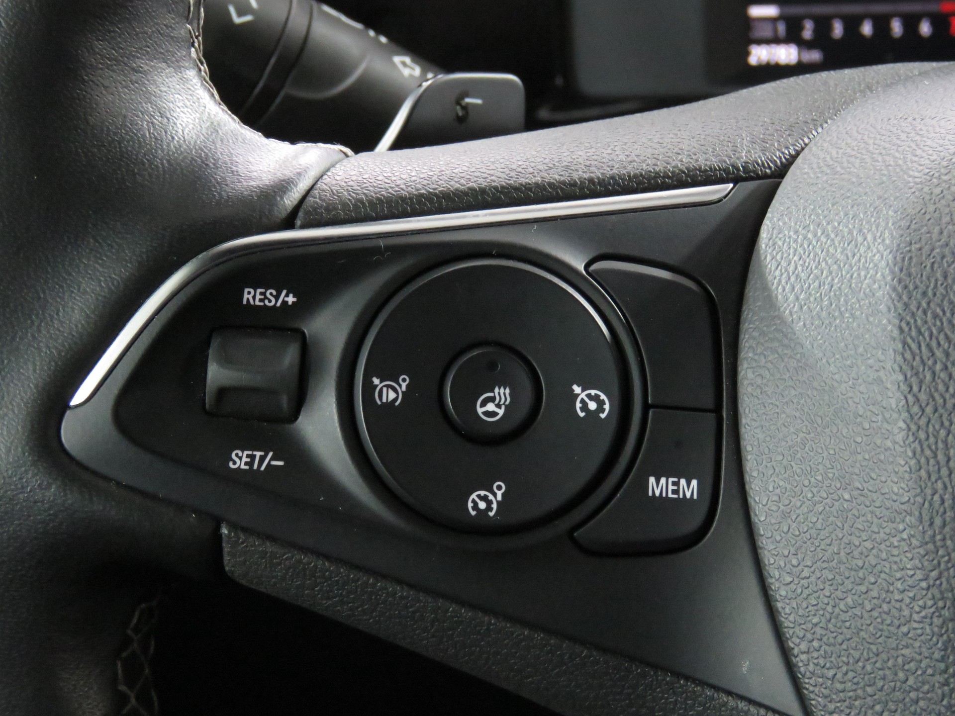 OPEL Mokka 1.2 Direct Injection Turbo GS Automat-image-16