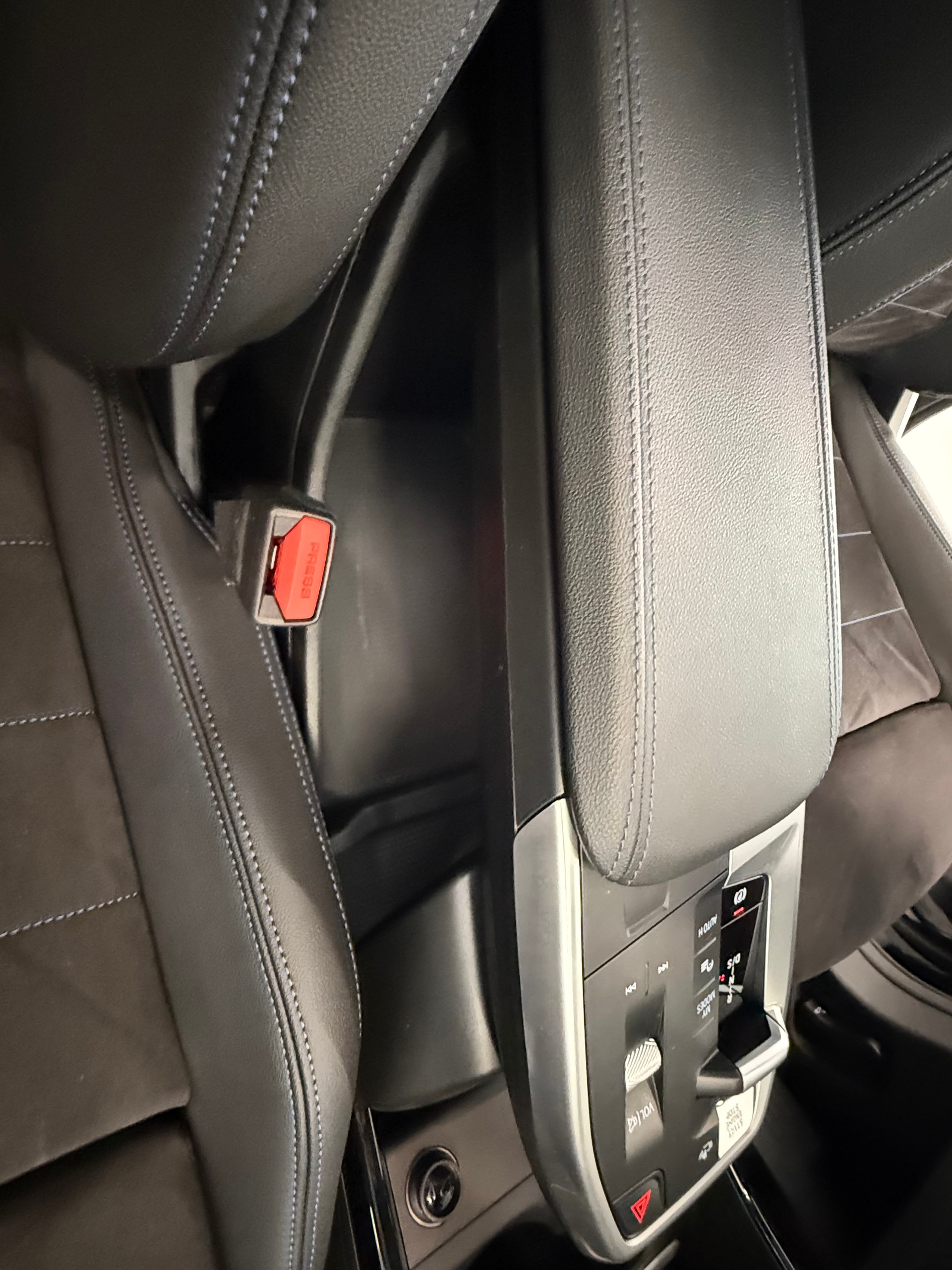 BMW 220i Active Tourer M Sport DKG CH Auto Fulls black Fulls options-image-30