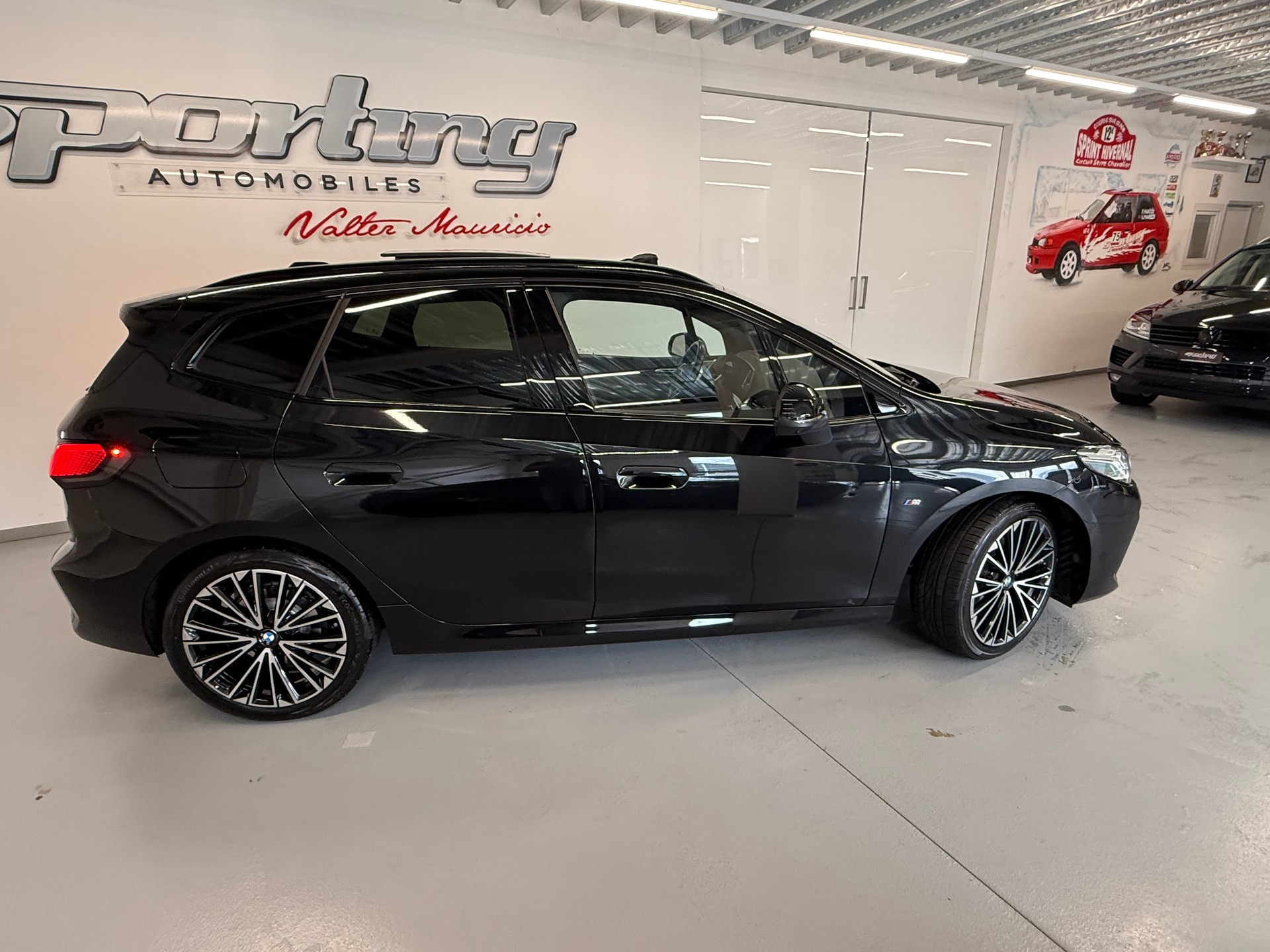 BMW 220i Active Tourer M Sport DKG CH Auto Fulls black Fulls options-image-5