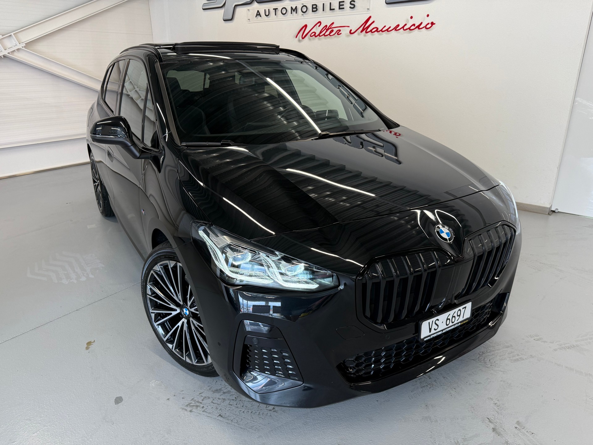 BMW 220i Active Tourer M Sport DKG CH Auto Fulls black Fulls options-image-2