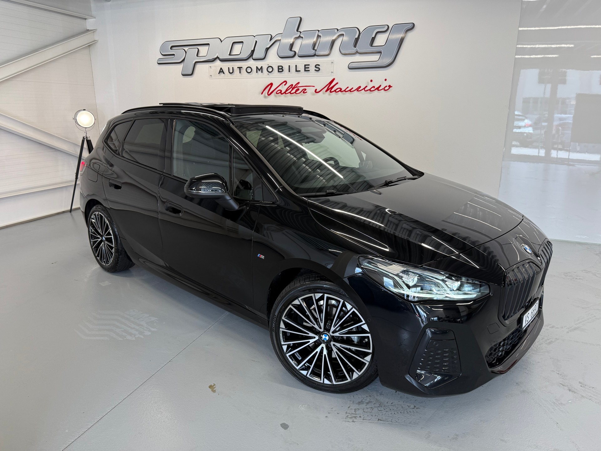 BMW 220i Active Tourer M Sport DKG CH Auto Fulls black Fulls options-image-1
