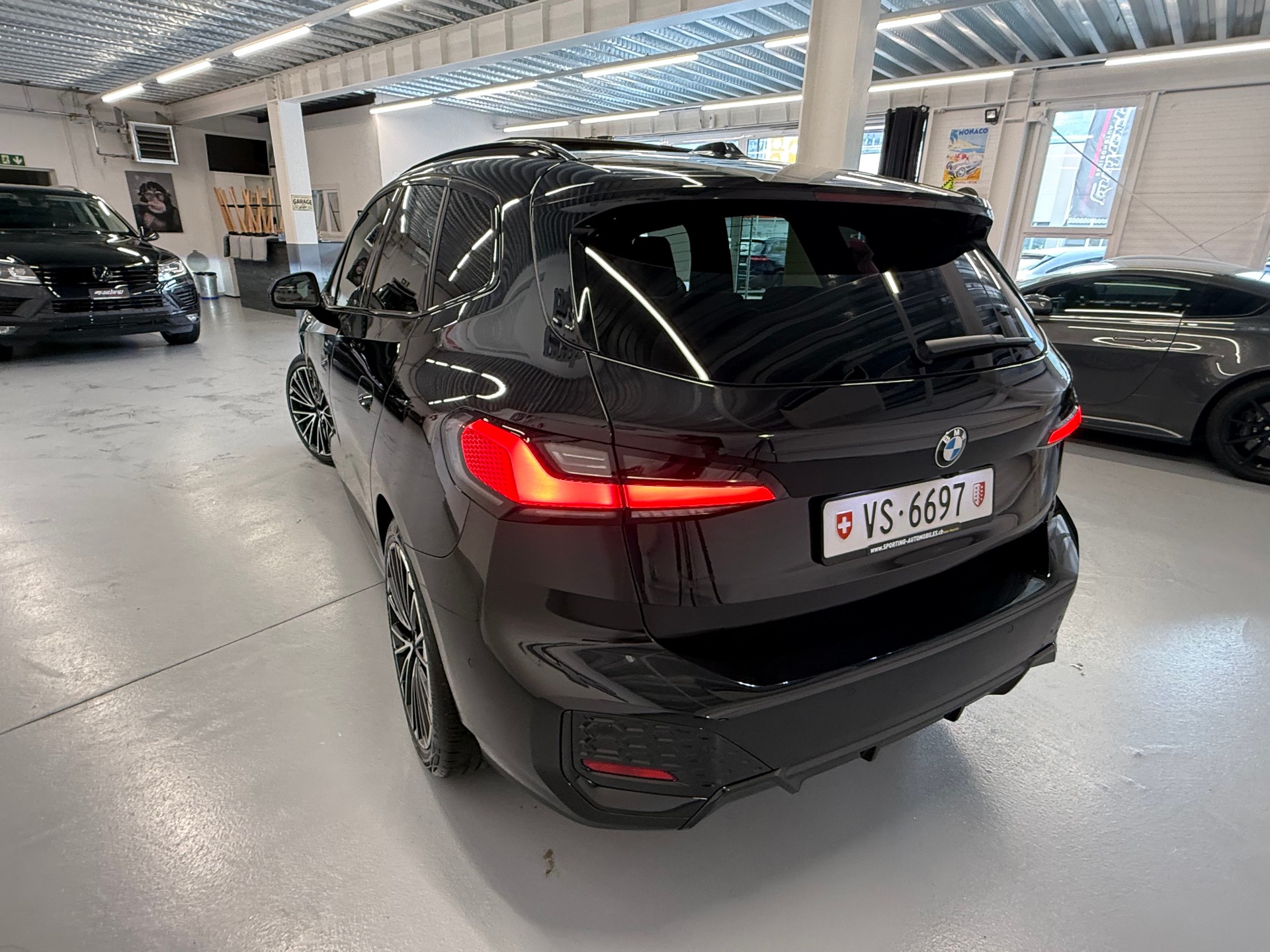 BMW 220i Active Tourer M Sport DKG CH Auto Fulls black Fulls options-image-9