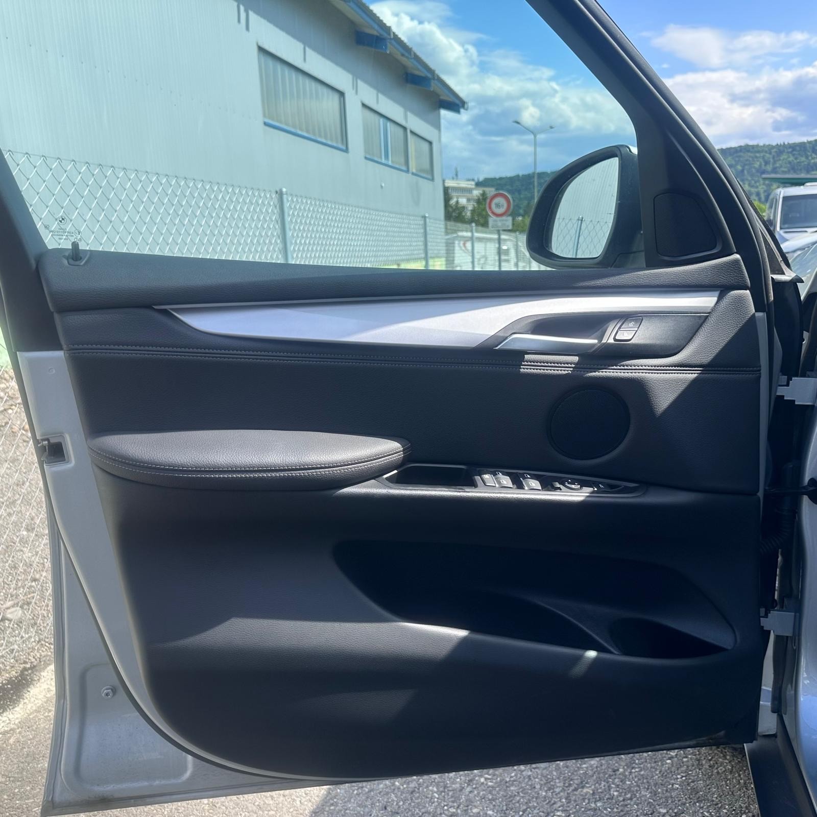 BMW X5 xDrive 25d Steptronic-image-13