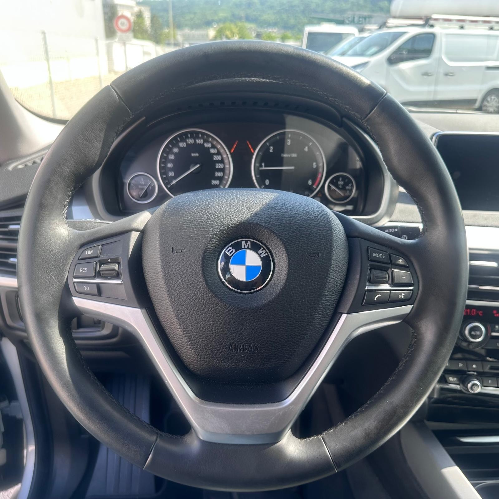 BMW X5 xDrive 25d Steptronic-image-19