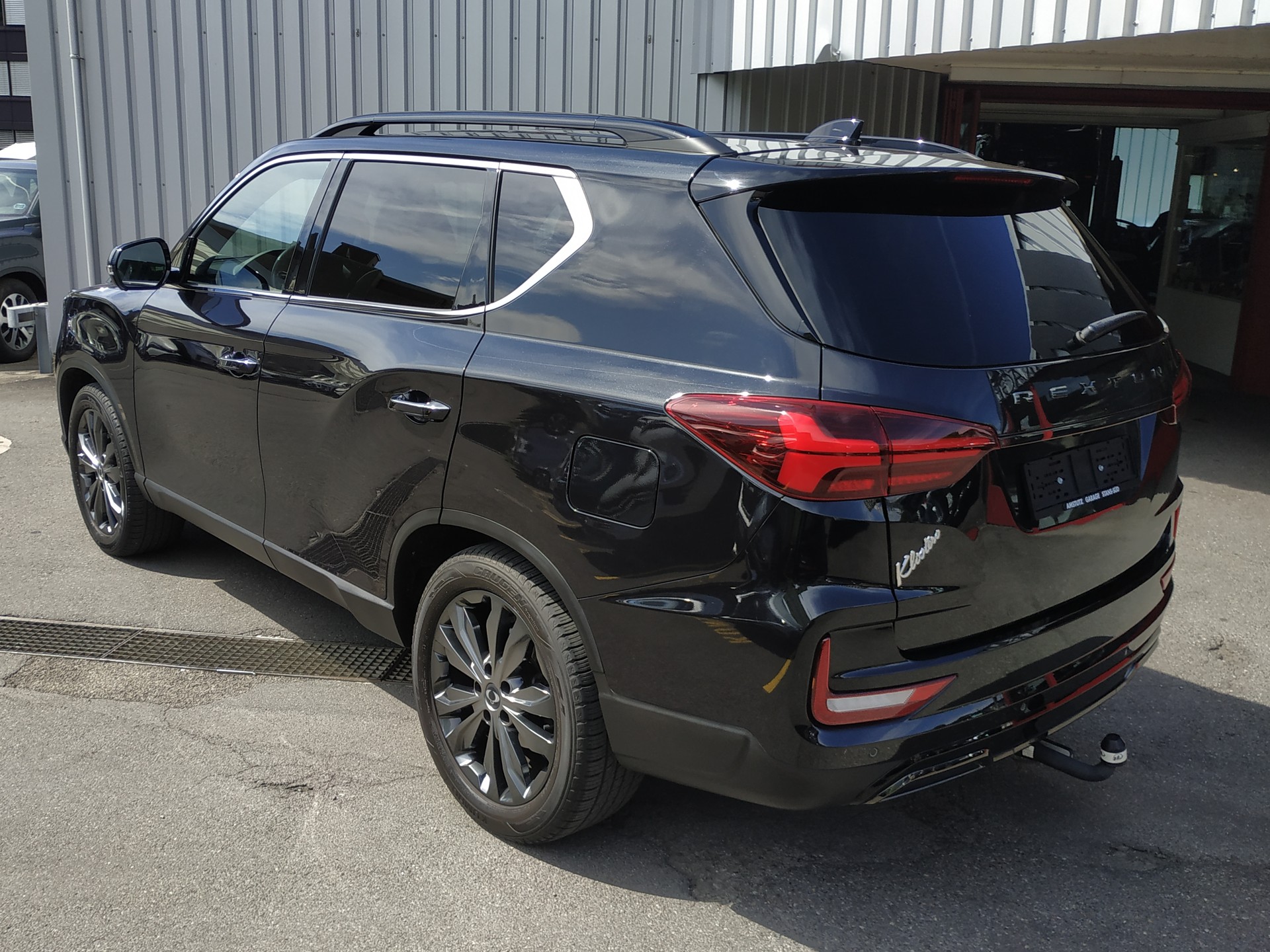 KGM-SsangYong Rexton 2.2 CRDi Blackline 4WD AT-showroom-element-3
