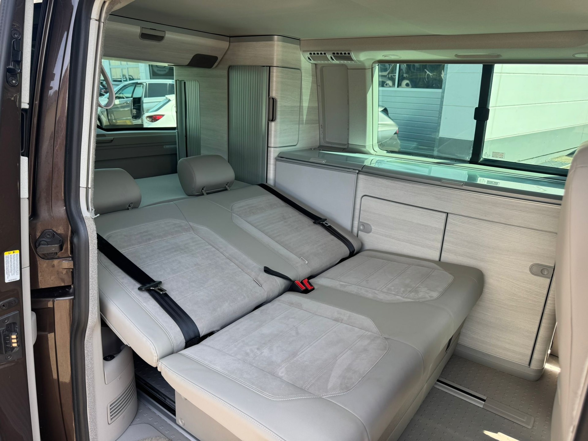 VW T6 California 2.0 Bi-TDI Ocean 4Motion DSG-image-11