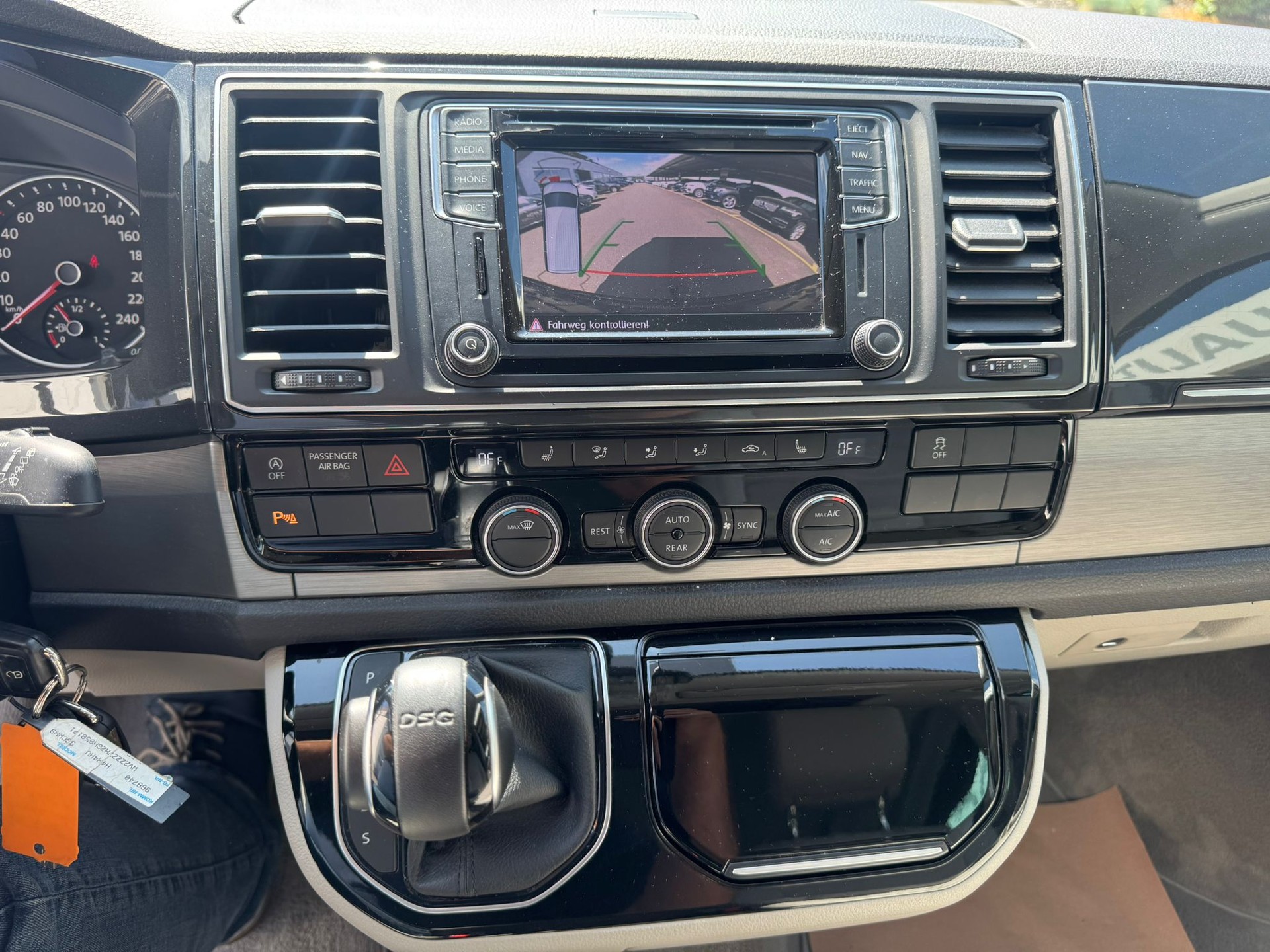 VW T6 California 2.0 Bi-TDI Ocean 4Motion DSG-image-13