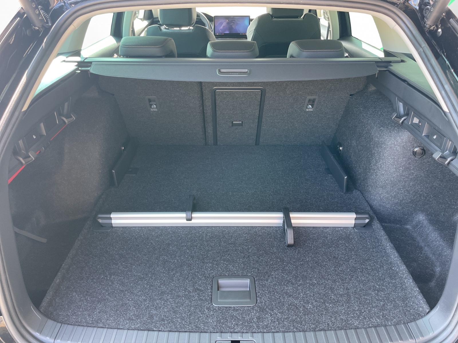 SKODA Octavia Combi 2.0 TSI DSG Selection 4x4-image-14