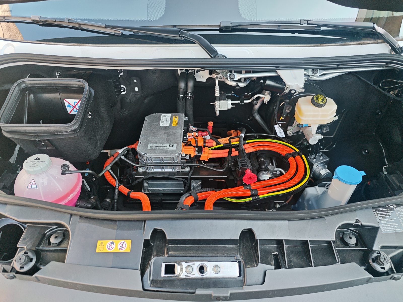 MERCEDES-BENZ eSprinter 320 PRO KA 3665mm S-image-10