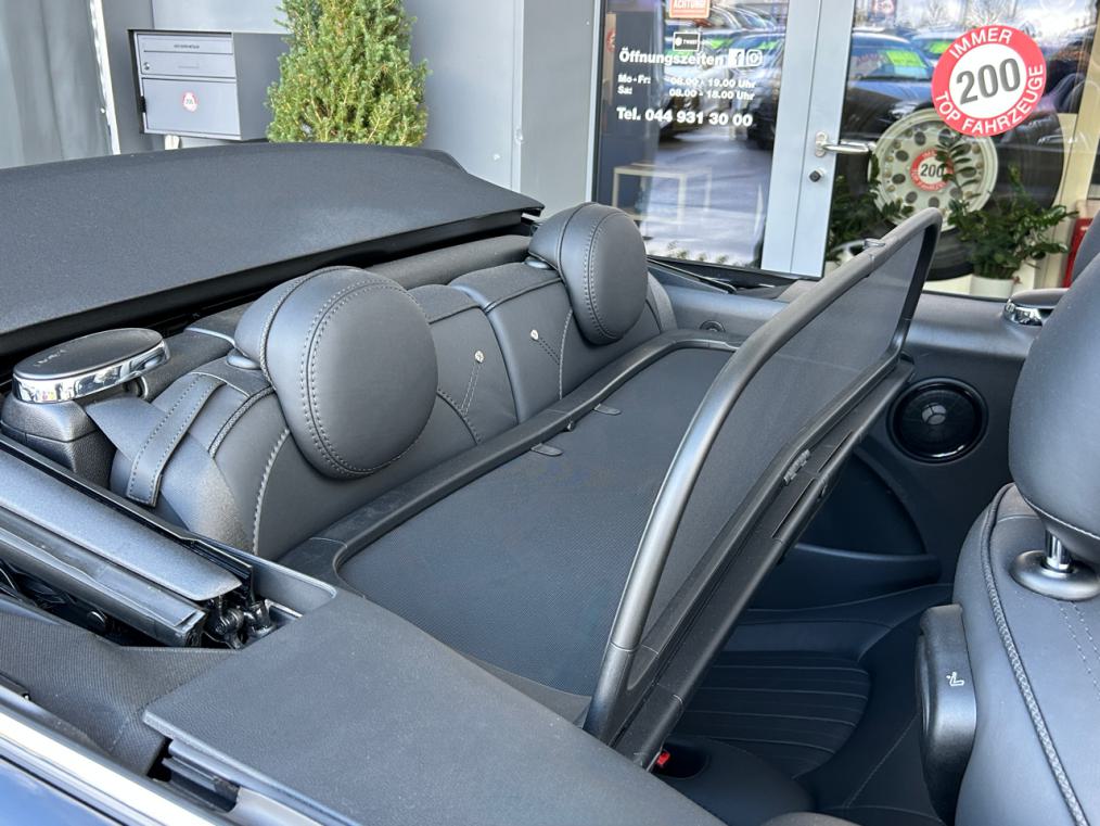 MINI Cooper John Cooper Works Cabriolet Steptronic-image-13
