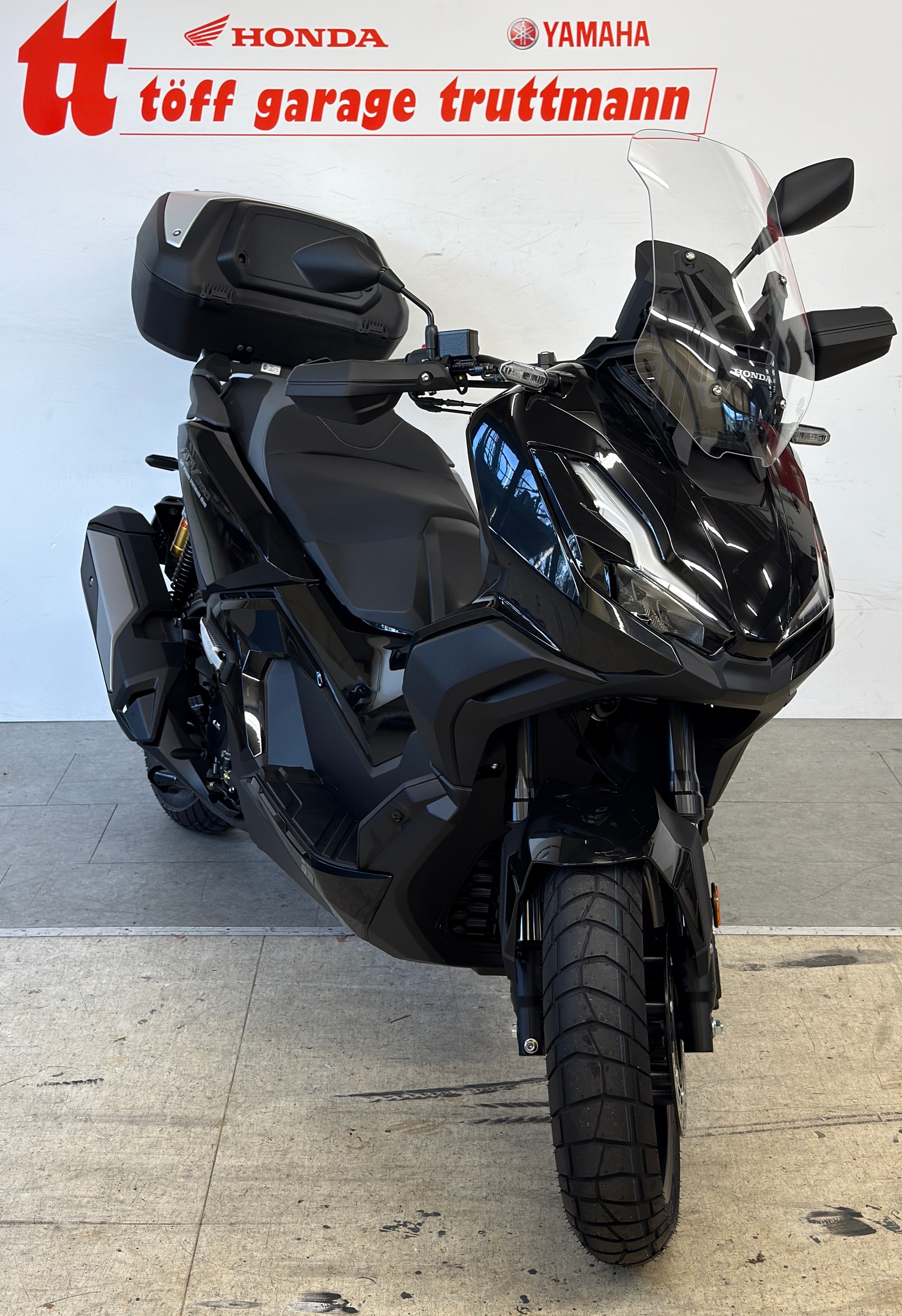 HONDA ADV 350-showroom-element-2