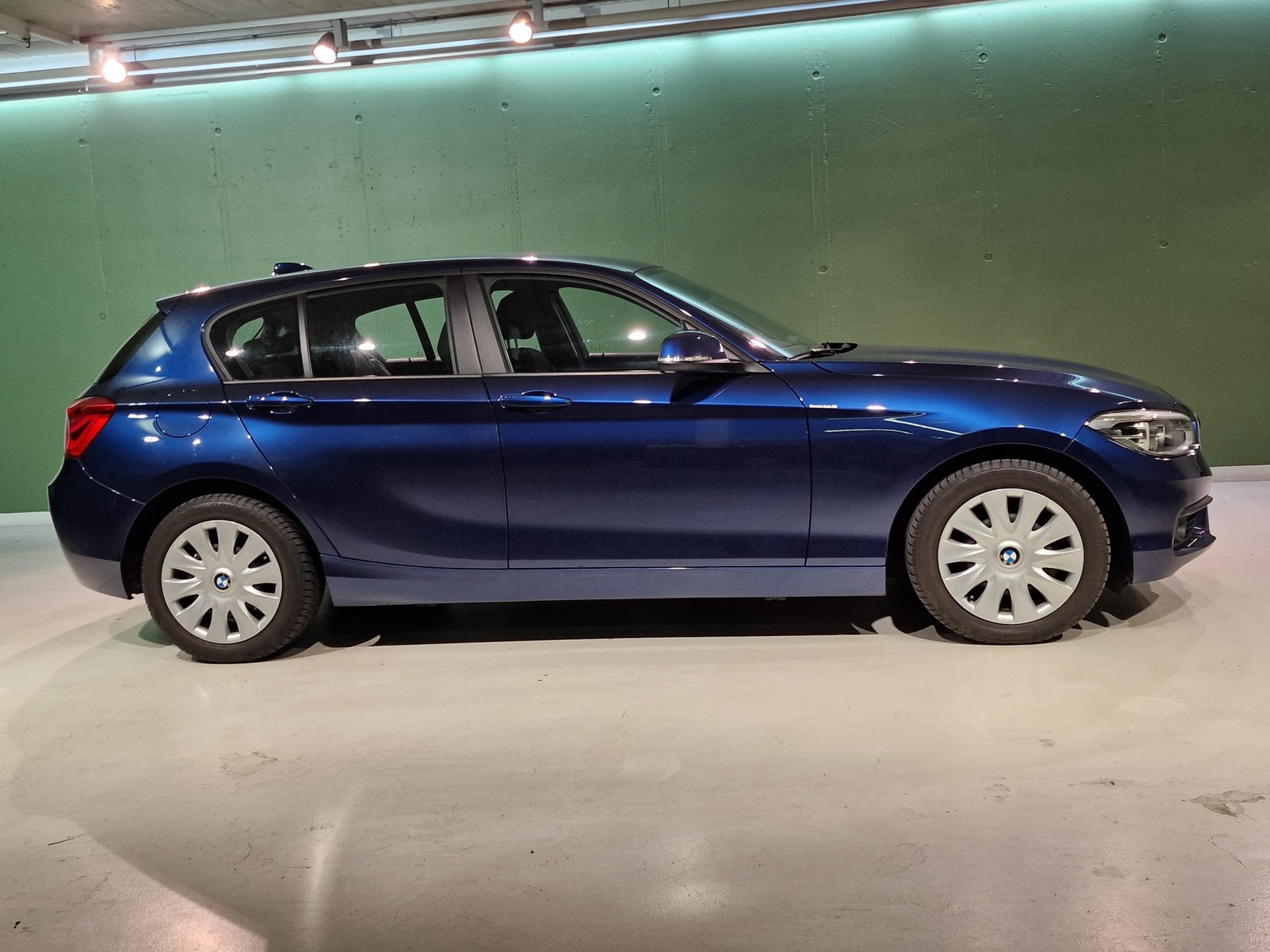 BMW 118d xDrive-image-3