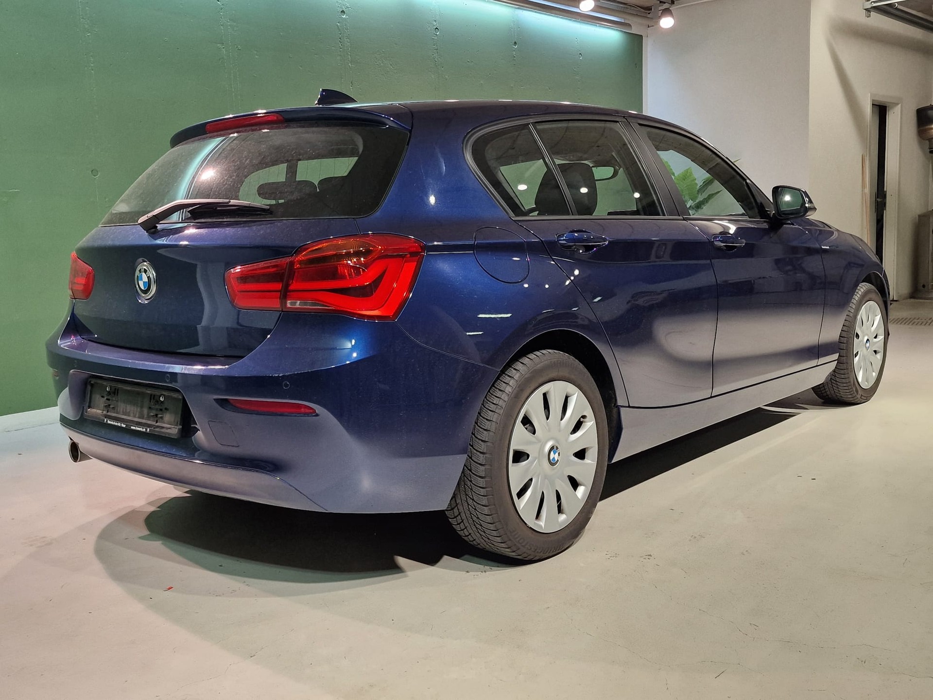 BMW 118d xDrive-image-4