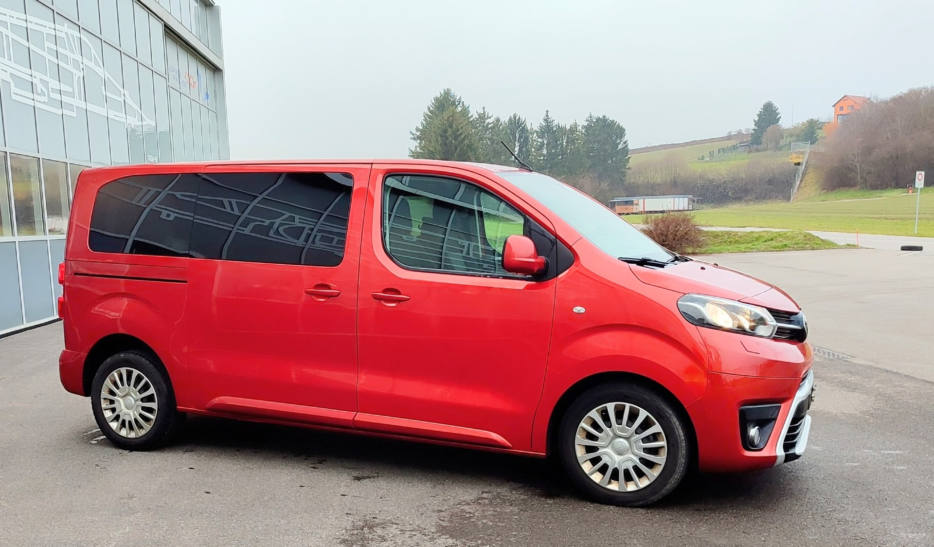 TOYOTA Proace Verso 2.0 D-4D Shuttle L1 Automatic-image-2