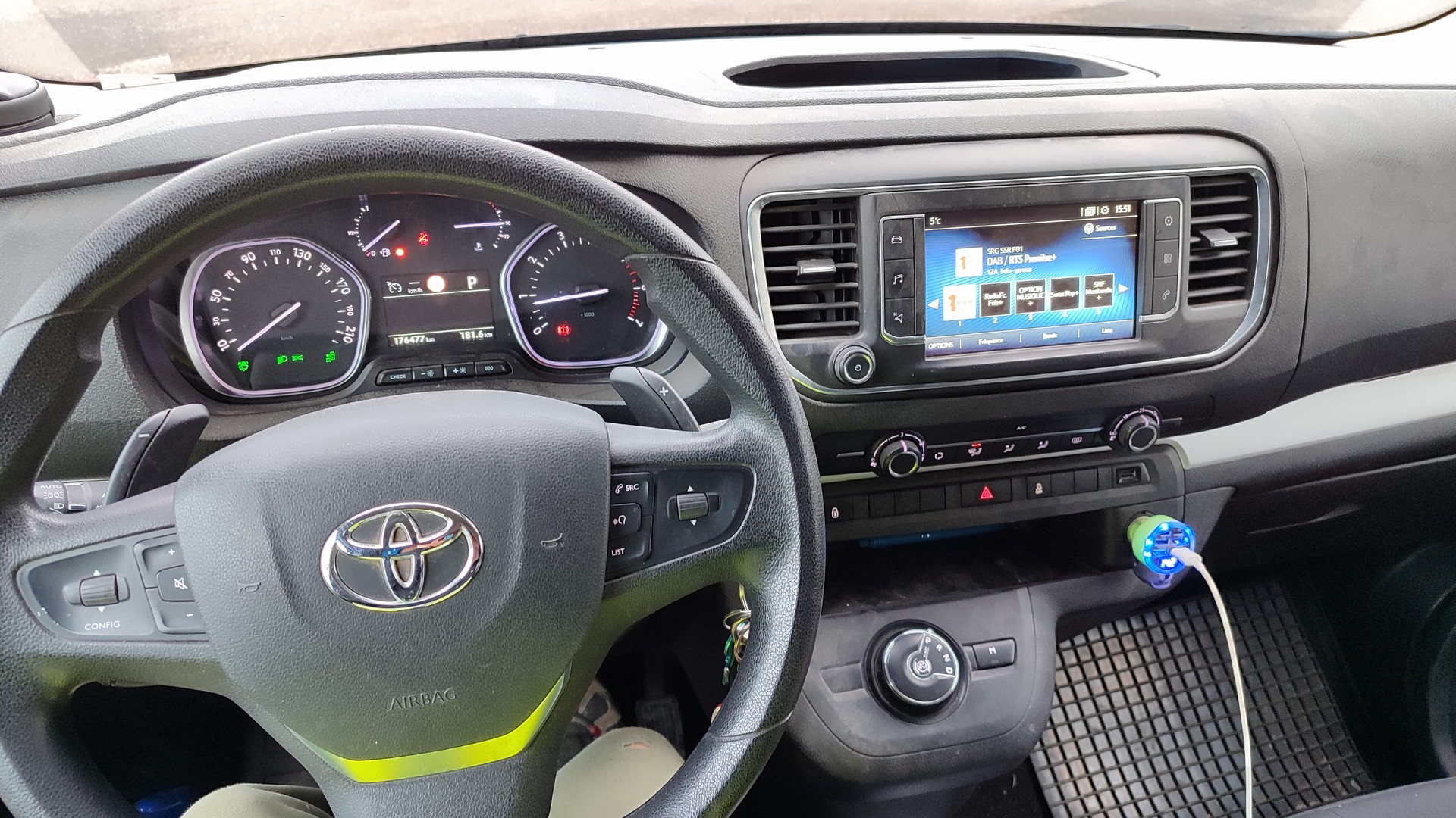 TOYOTA Proace Verso 2.0 D-4D Shuttle L1 Automatic-image-3