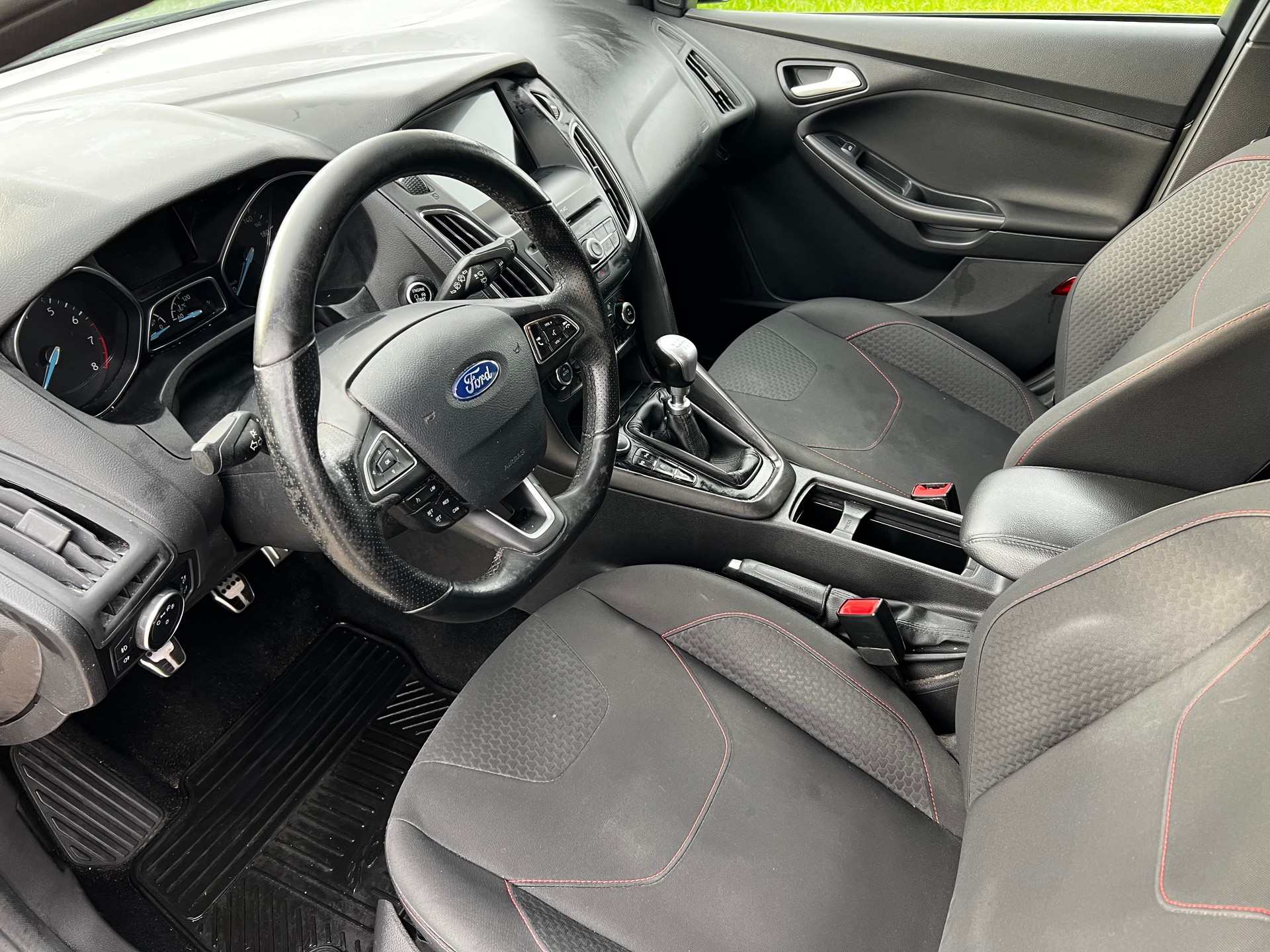 FORD Focus 1.5 SCTi ST Line-image-8