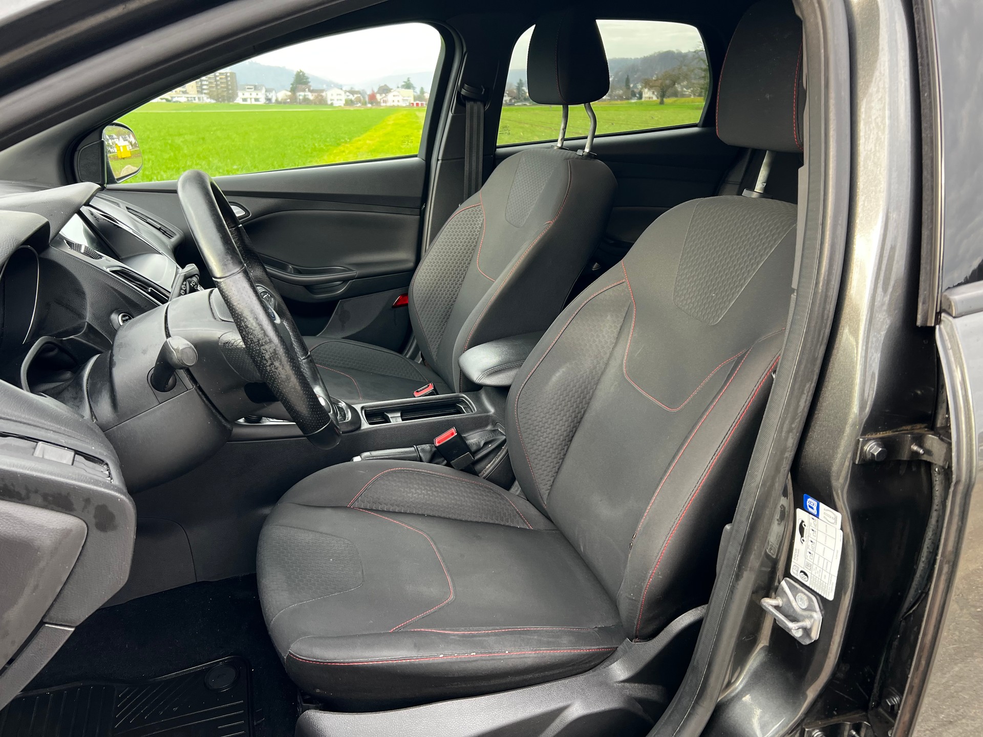 FORD Focus 1.5 SCTi ST Line-image-10