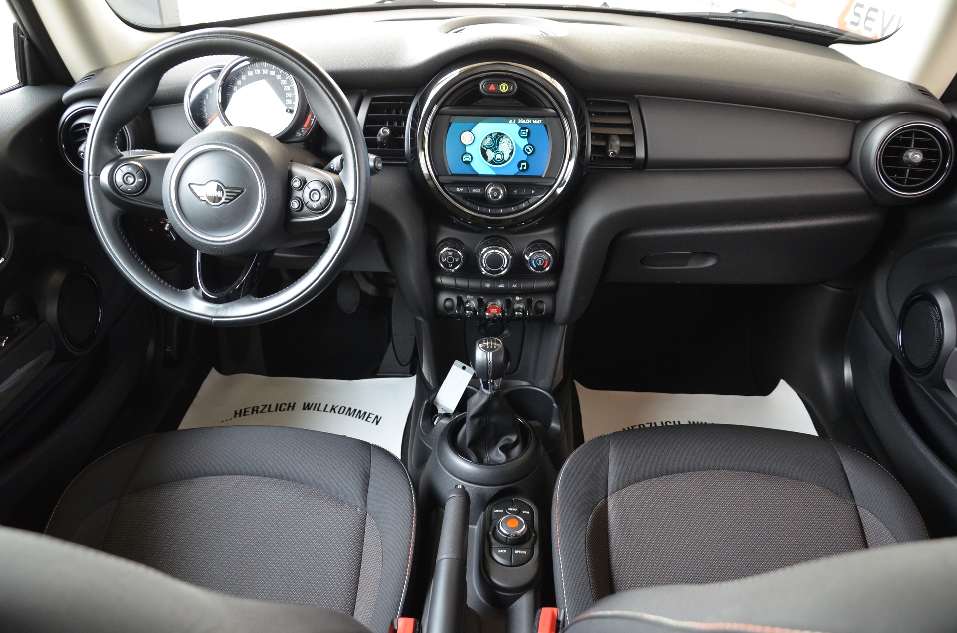 MINI One First*Ab MFK,1 Jahr oder 20'000km Garantie*-image-12