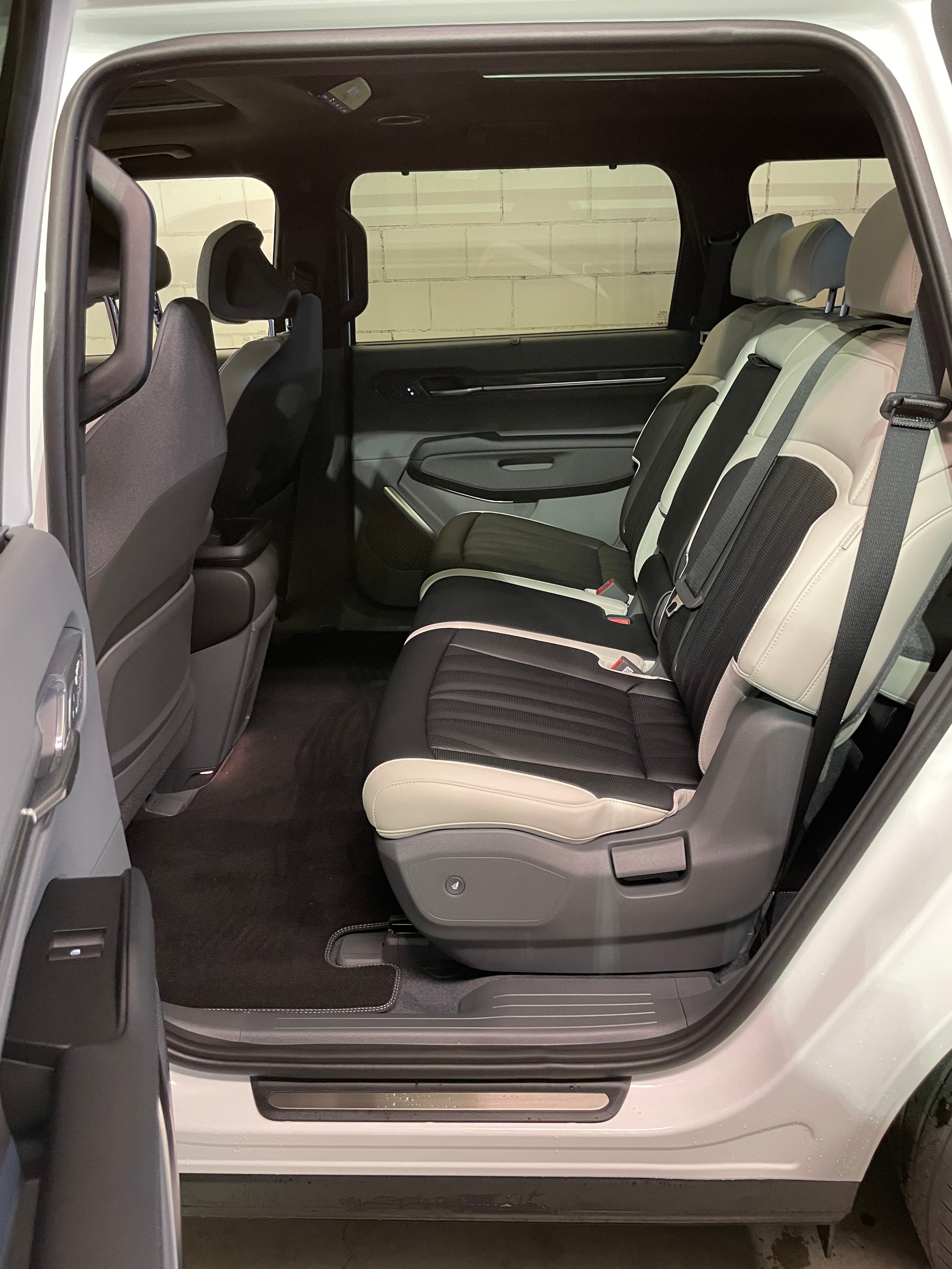 KIA EV9 99,8 kWh GT-Line 4x4 mit Panoramadach, 7-Sitzer, AHK-image-12